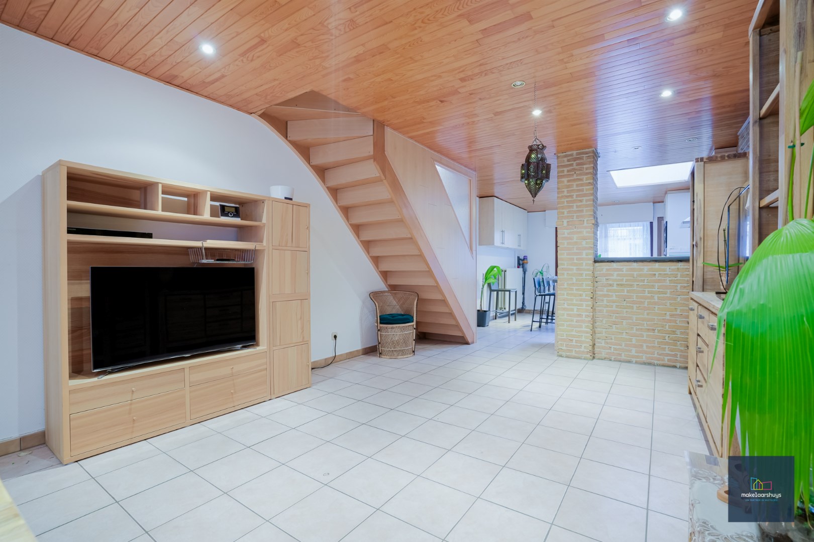 Goedgelegen woning met 2 slpk te Ledeberg. 