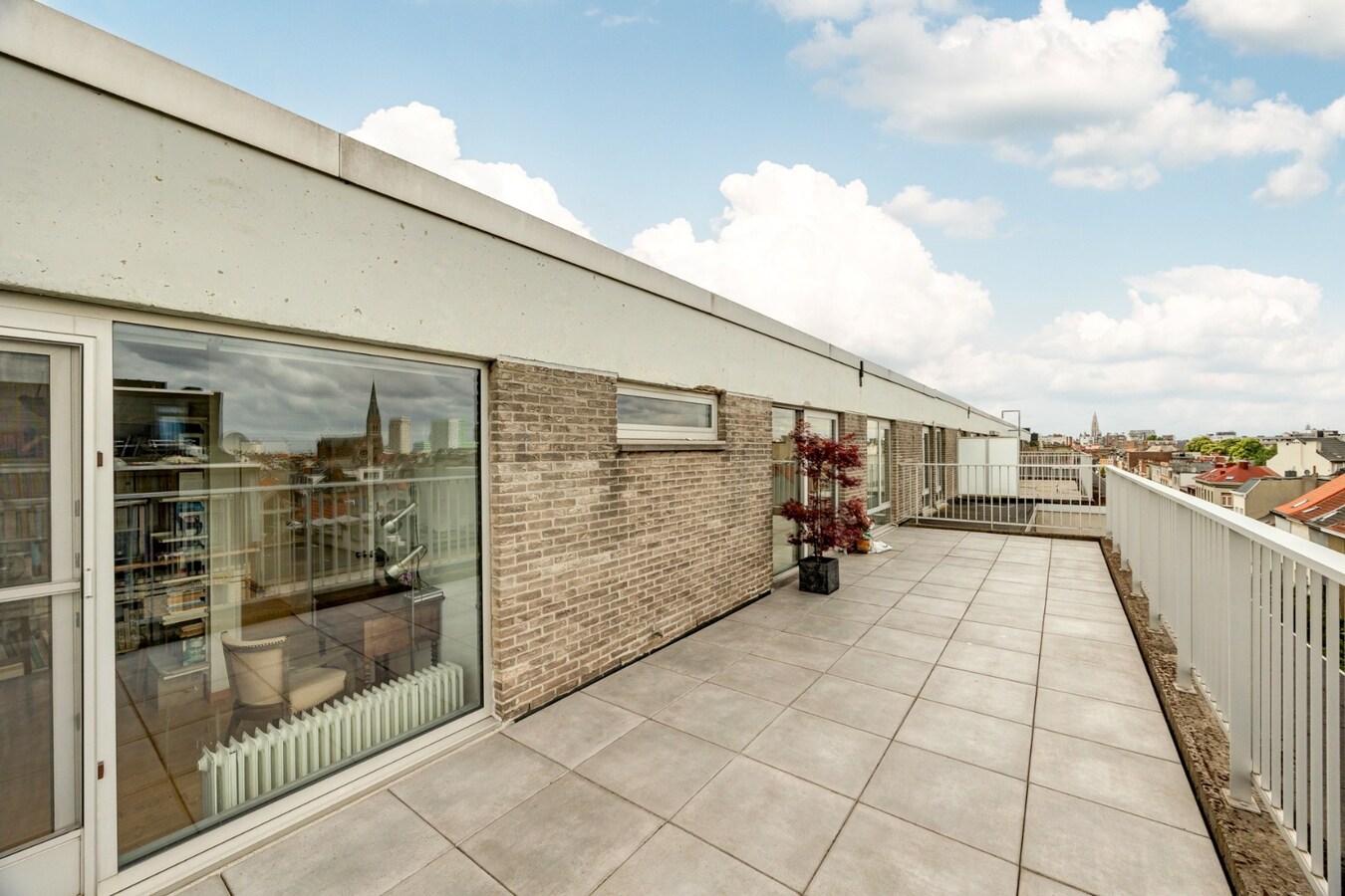 Zeer ruim appt. met 3 slpk en 2 terrassen te Antwerpen! 