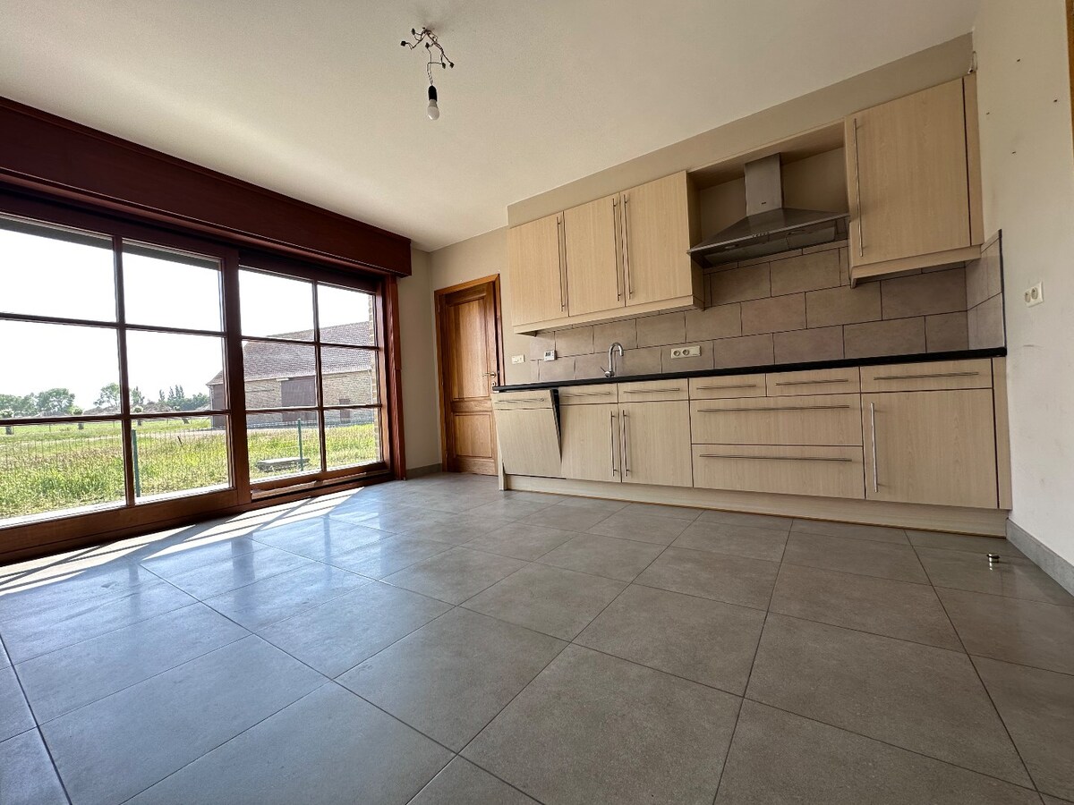 Rustig gelegen alleenstaande woning te Leke 