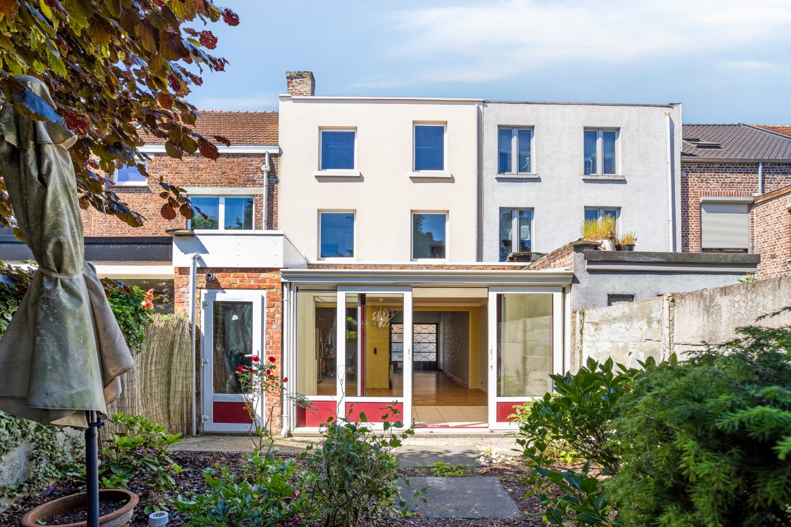 Centraal gelegen ruime woning met 4 slaapkamers en tuin te Tienen - EPC 222Kwh/m² 