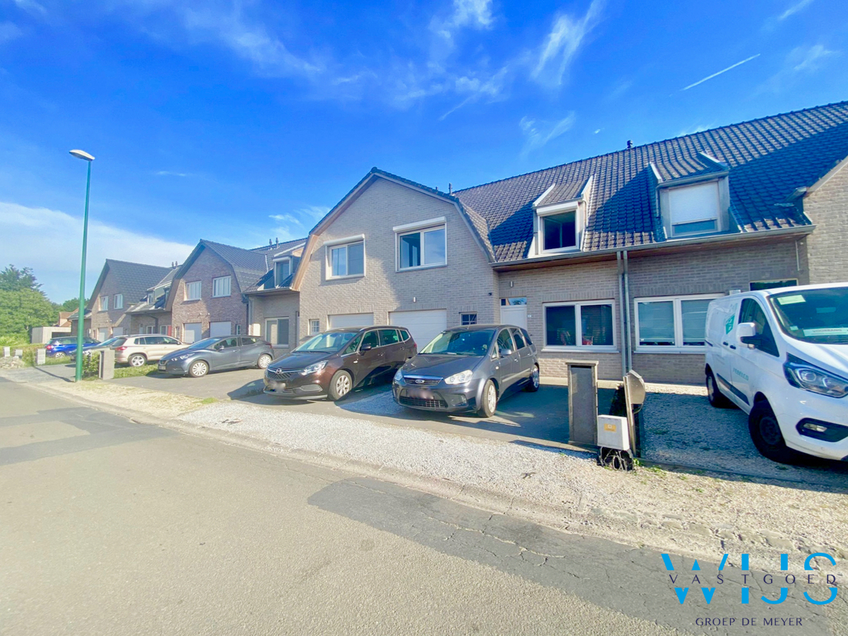 INSTAPKLAAR woonhuis met ZUIDgerichte tuin te Boekhoute ! 