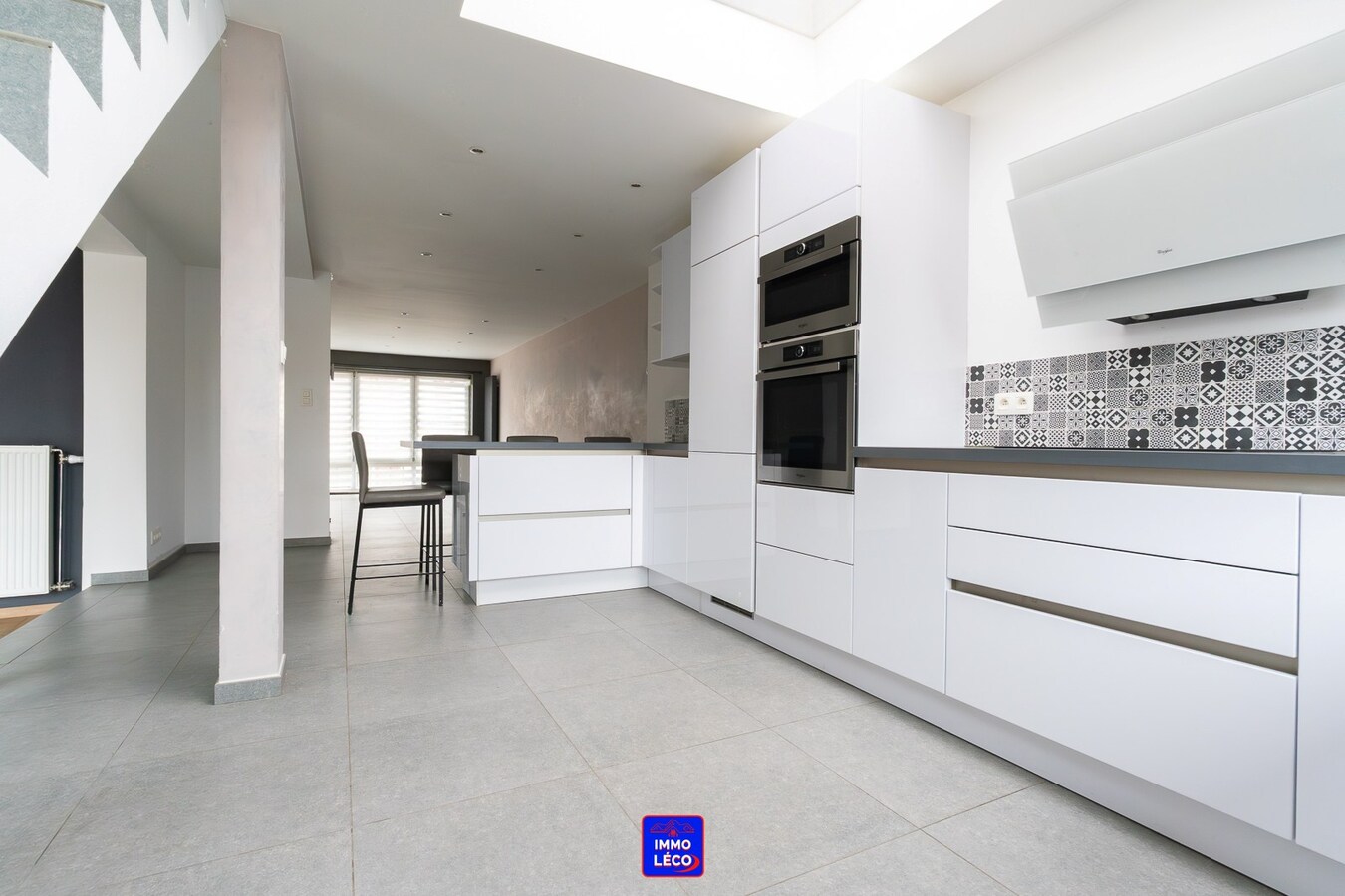 3 façades moderne avec garage, jardin, grand parking privé, COUP DE COEUR ! 