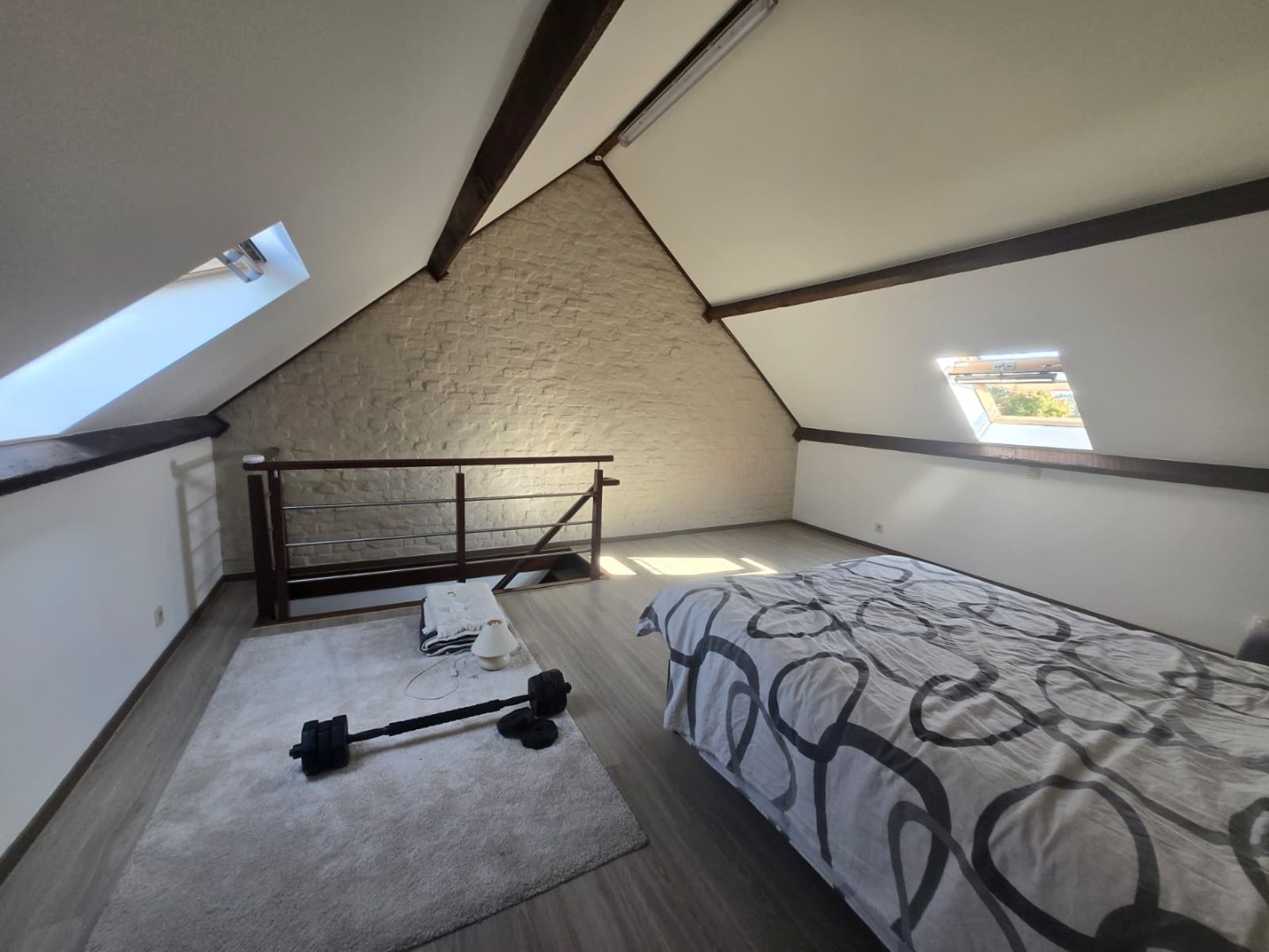 Ruime woning met tuin, drie slaapkamers en garage te Waregem 
