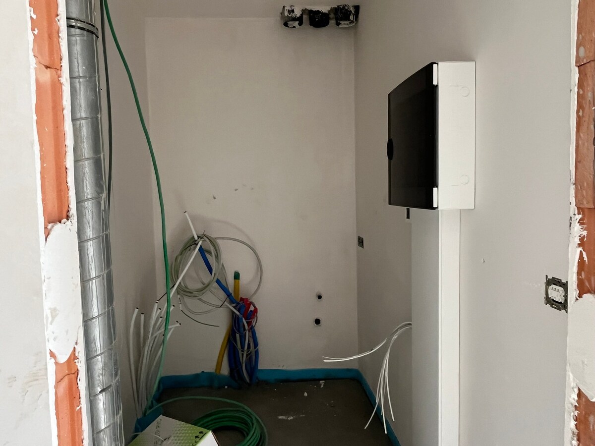 Casco+ appartement. Uniek uitzicht ! 2 slaapk., 3de verdiep. Lift. Verkoop met REGISTRATIE (geen BTW) ! 