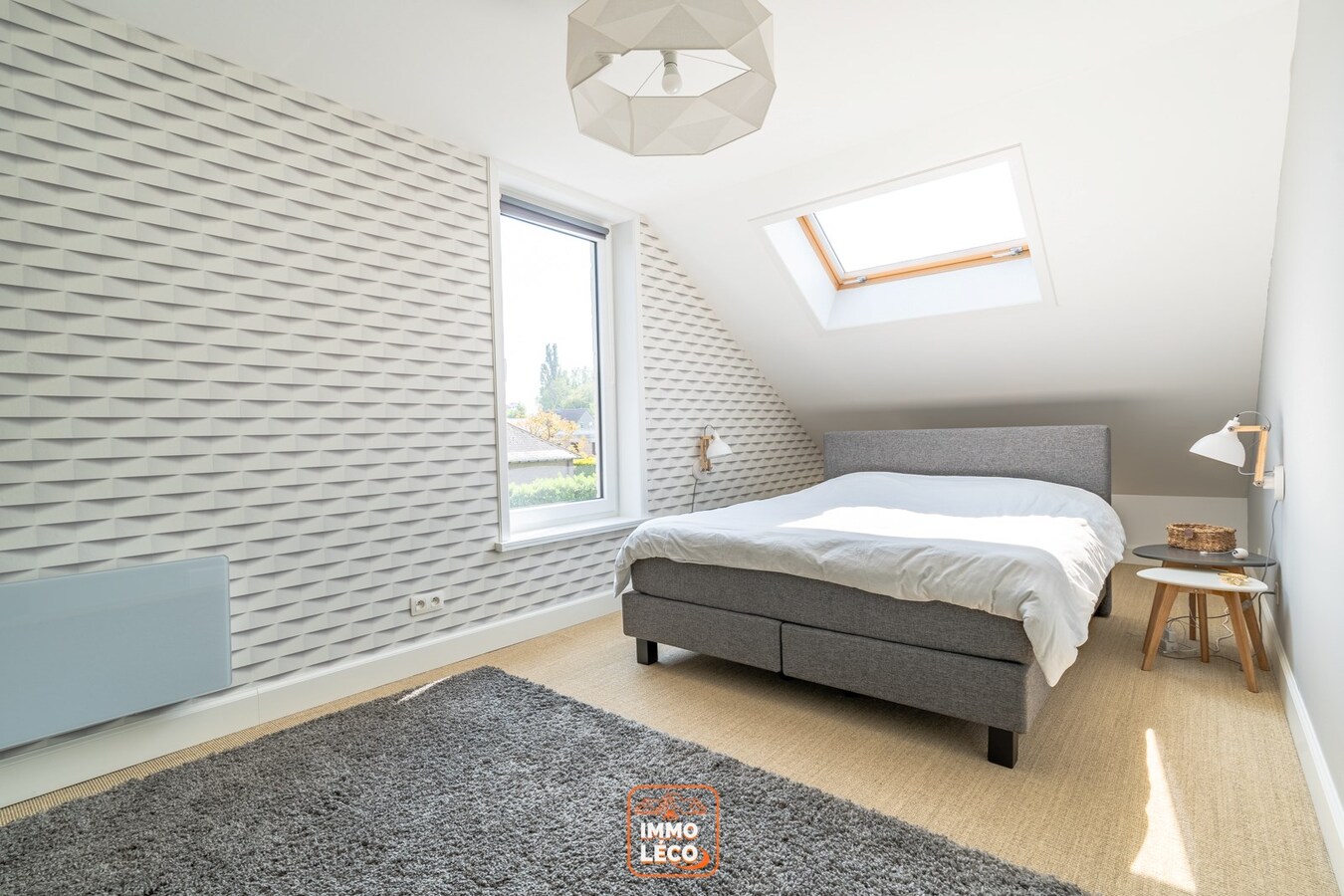 Villa, avec 6 CHAMBRES, 2 salles de bains, parking privatif, double garage et jardin, COUP DE CŒUR absolu !!! 