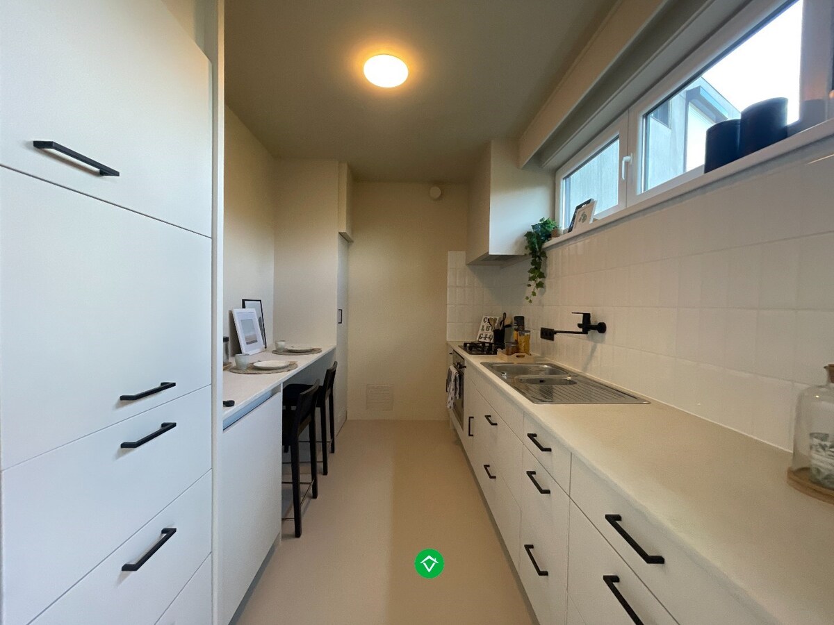 Prachtig ingericht appartement met 2 slaapkamers en terras te Roeselare 