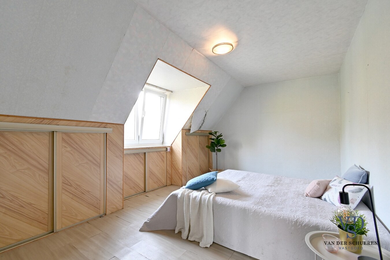 Te renoveren halfopen bebouwing in Deurle 