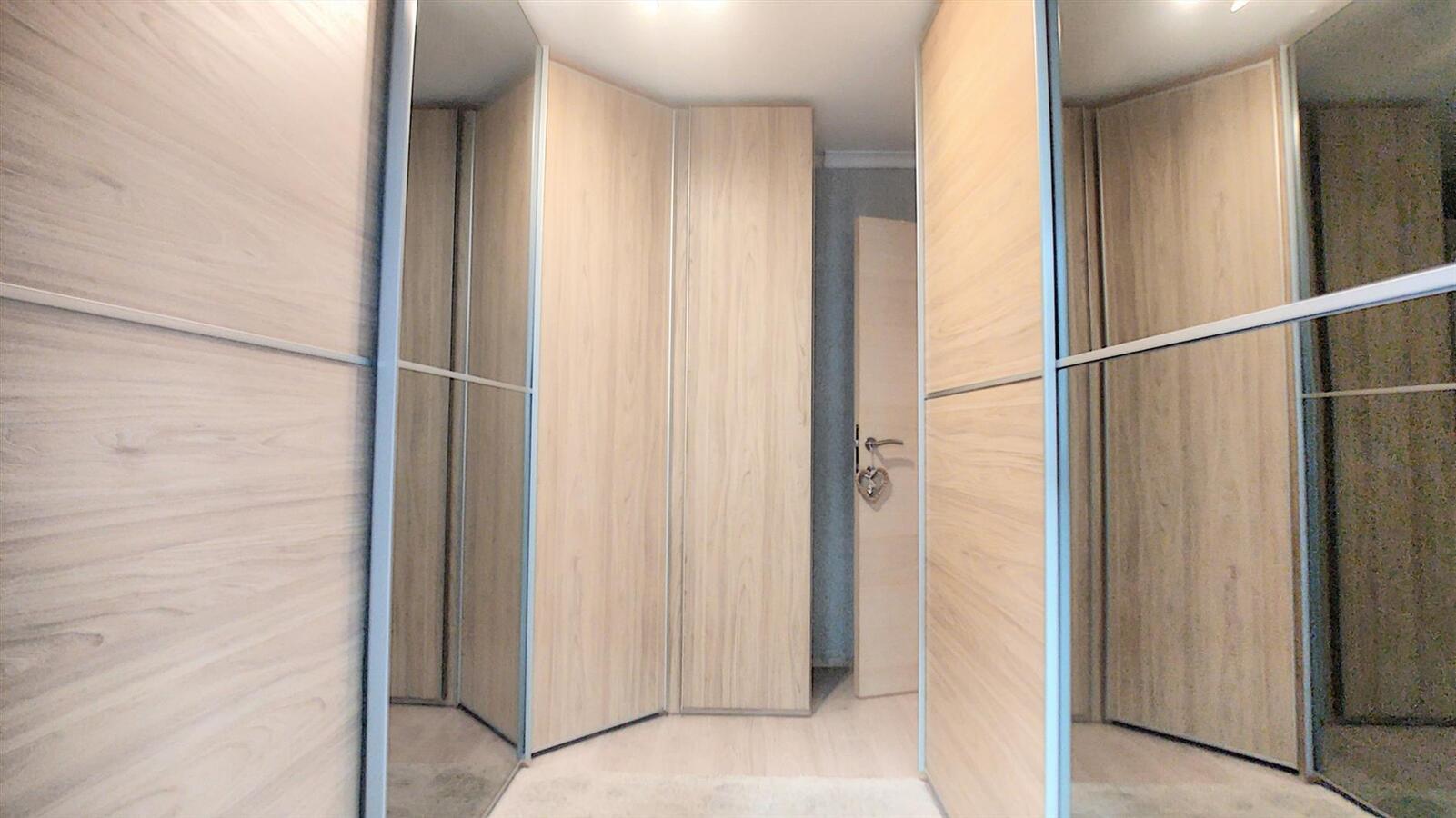 Gerenoveerd hoekappartement met mooi, open zicht - Heist 