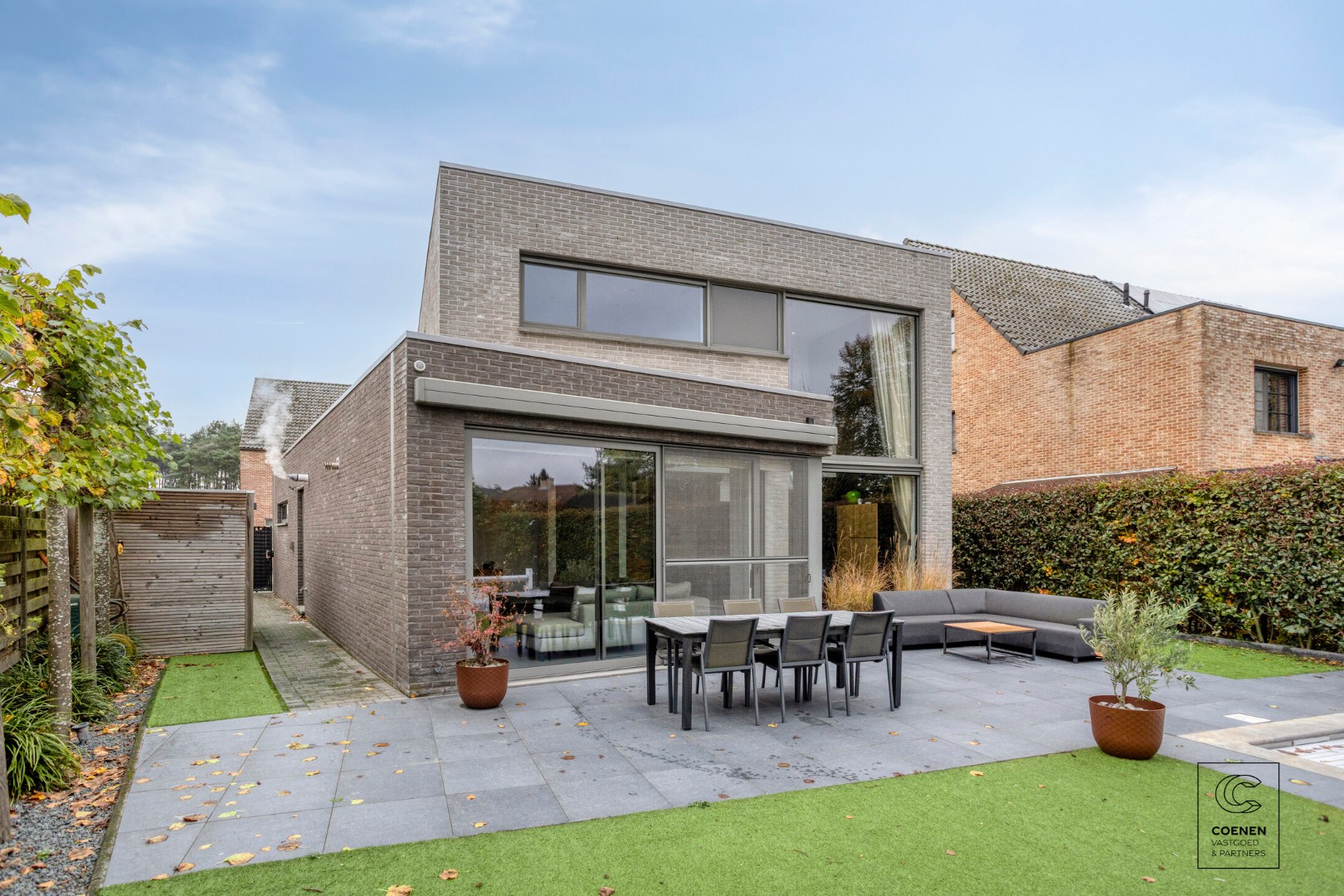 Prachtige woning (2013) van 256 m² met 4 slaapkamers in een doodlopende straat te Grobbendonk! 