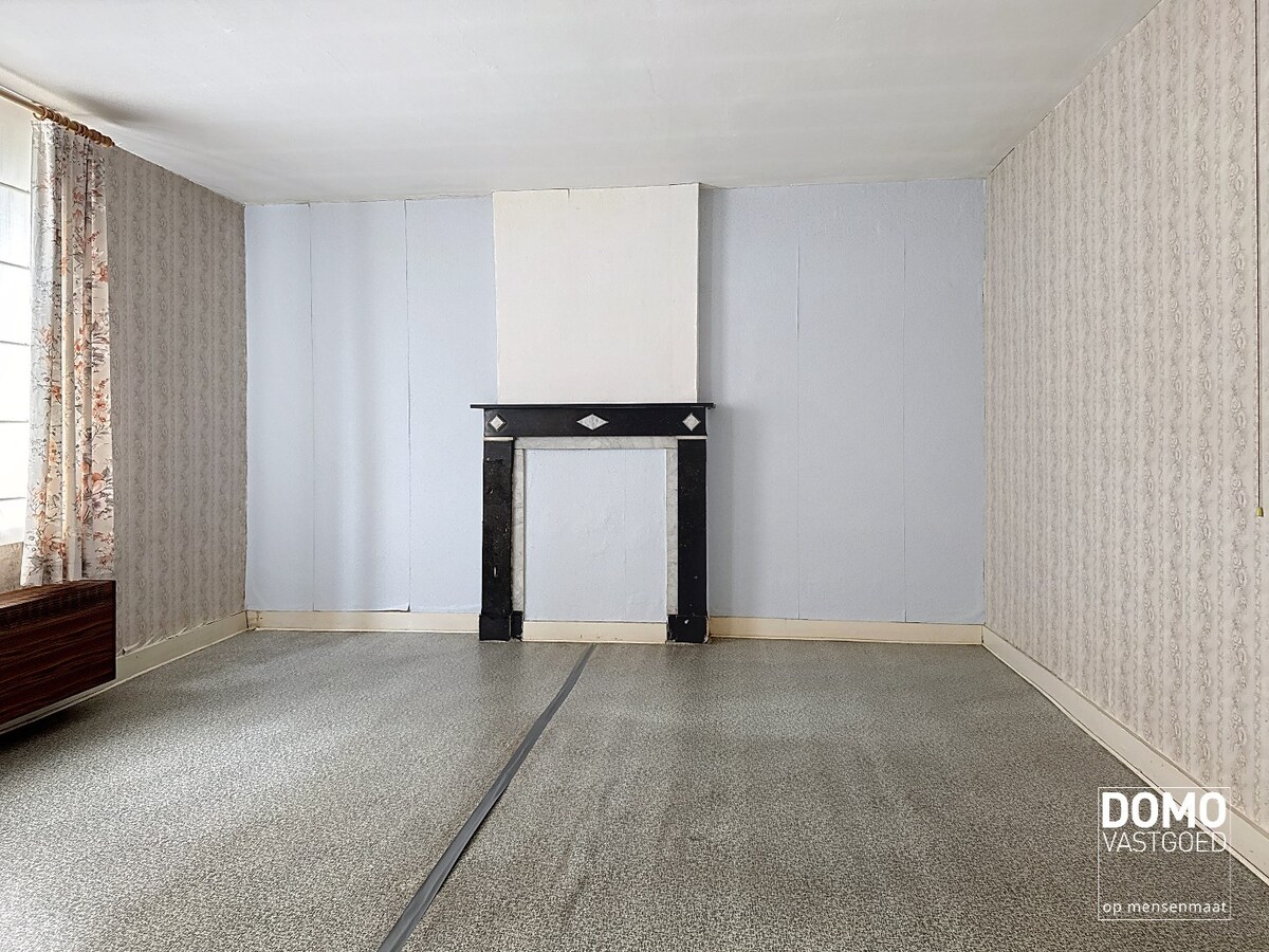 Karaktervolle woning met tal van mogelijkheden en voorzien van paardenstallingen 