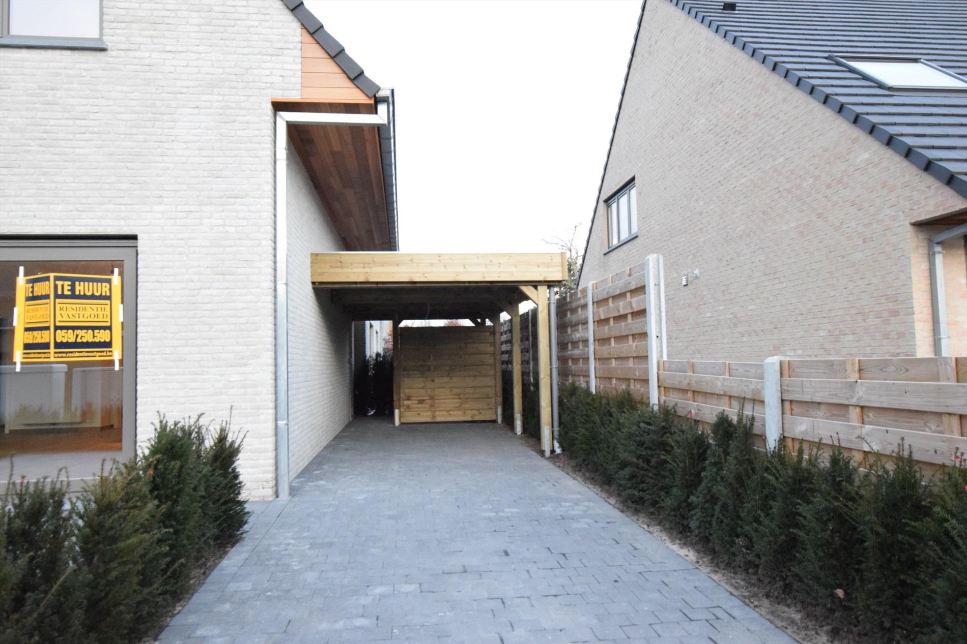 Recente halfopen bebouwing met 3 slaapkamers op uiterst rustige ligging te Gistel 