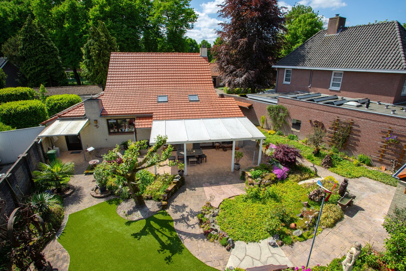 Vrijstaande woning met karakter, ruimte en een verrassende buitenruimte. 