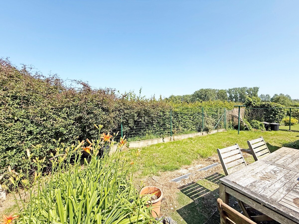 Ruime, te renoveren OB met garage te Zottegem 