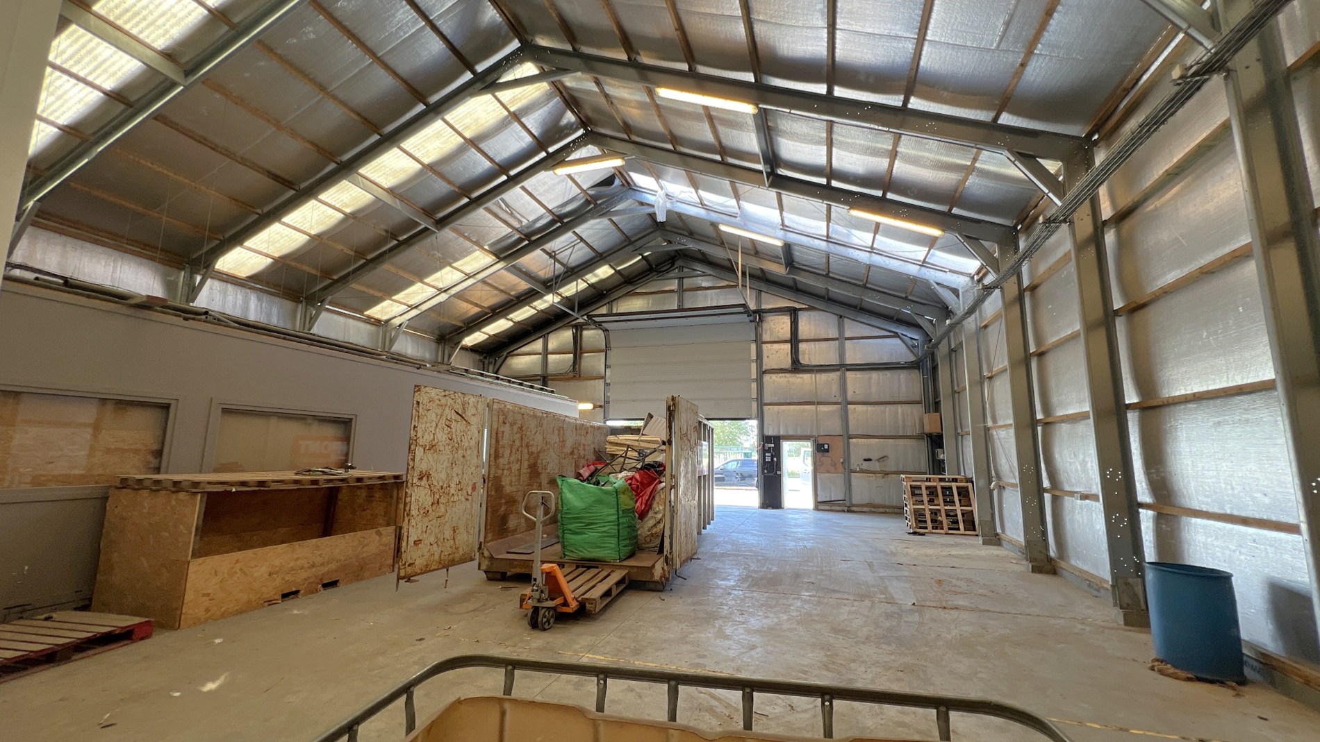 Loods te huur nabij N9 in Lievegem