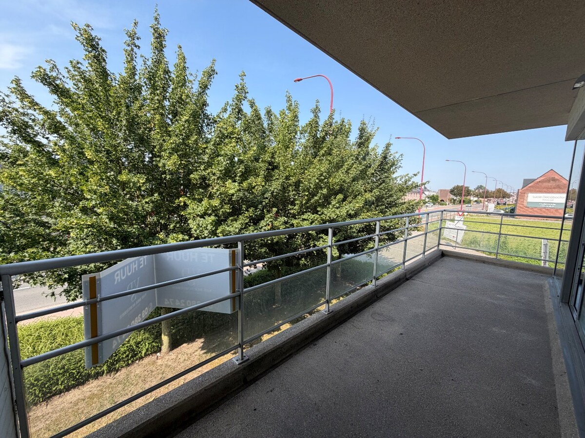 2 slpk-appartement nabij allerhande voorzieningen. 