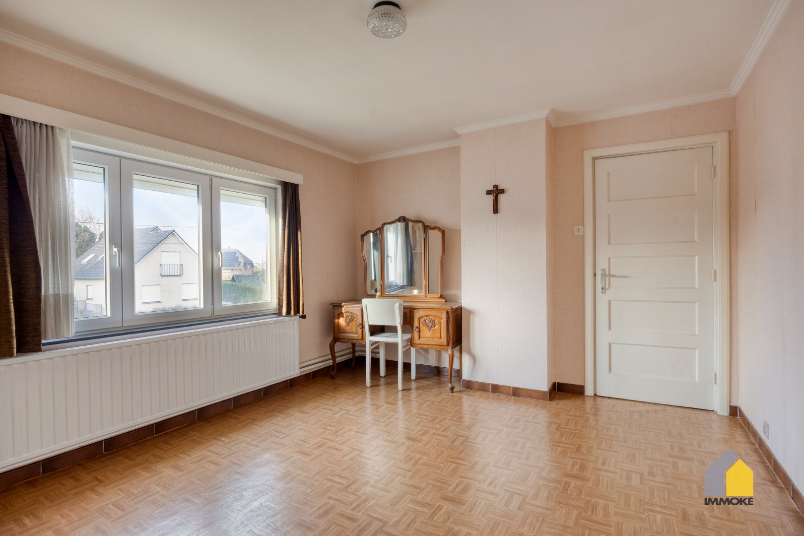 Op te frissen woning met 4 slpk op ruim perceel van 9 a 78 ca. 