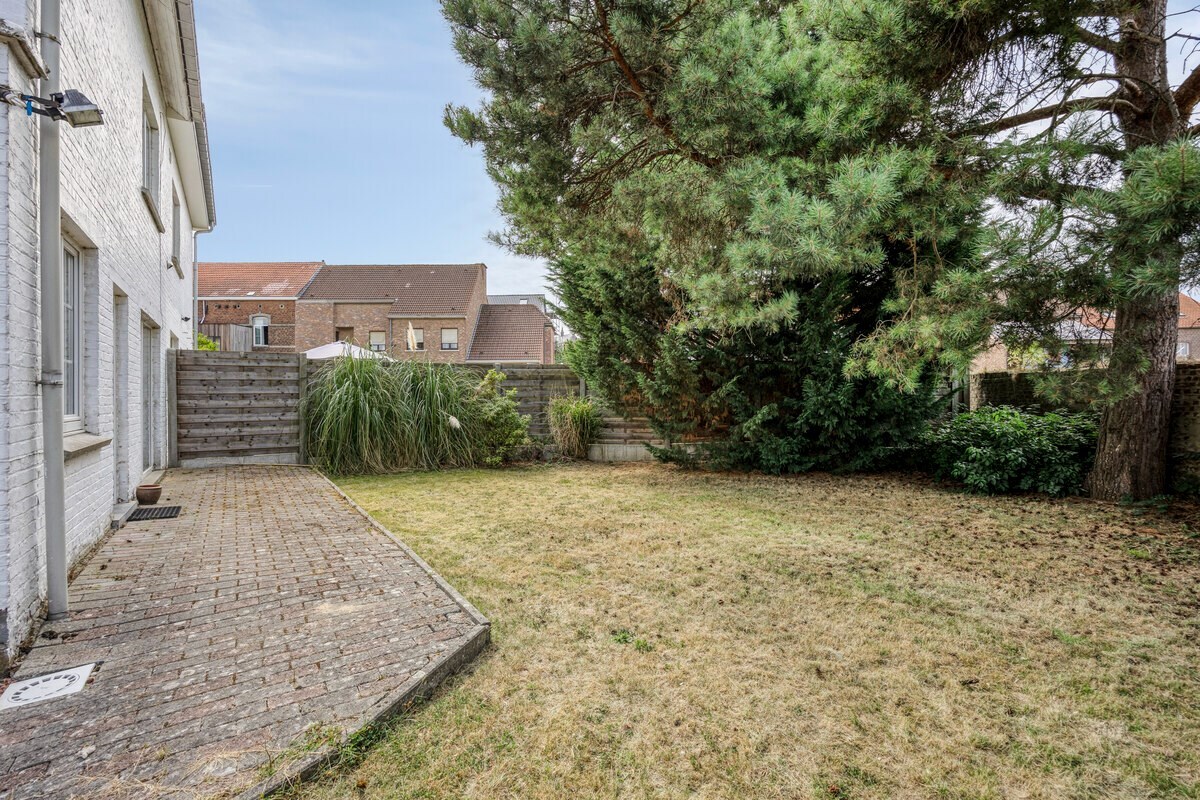 Half open bebouwing met garage, tuin en terras in Hoegaarden - 3 slaapkamers 