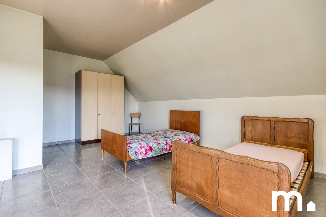 Unieke Villa te Roeselare op 1941m² en 381m² bewoonbare oppervlakte! 