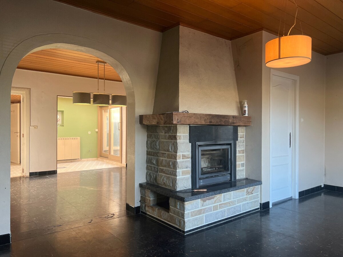 Op te knappen HOB met landelijk zicht 