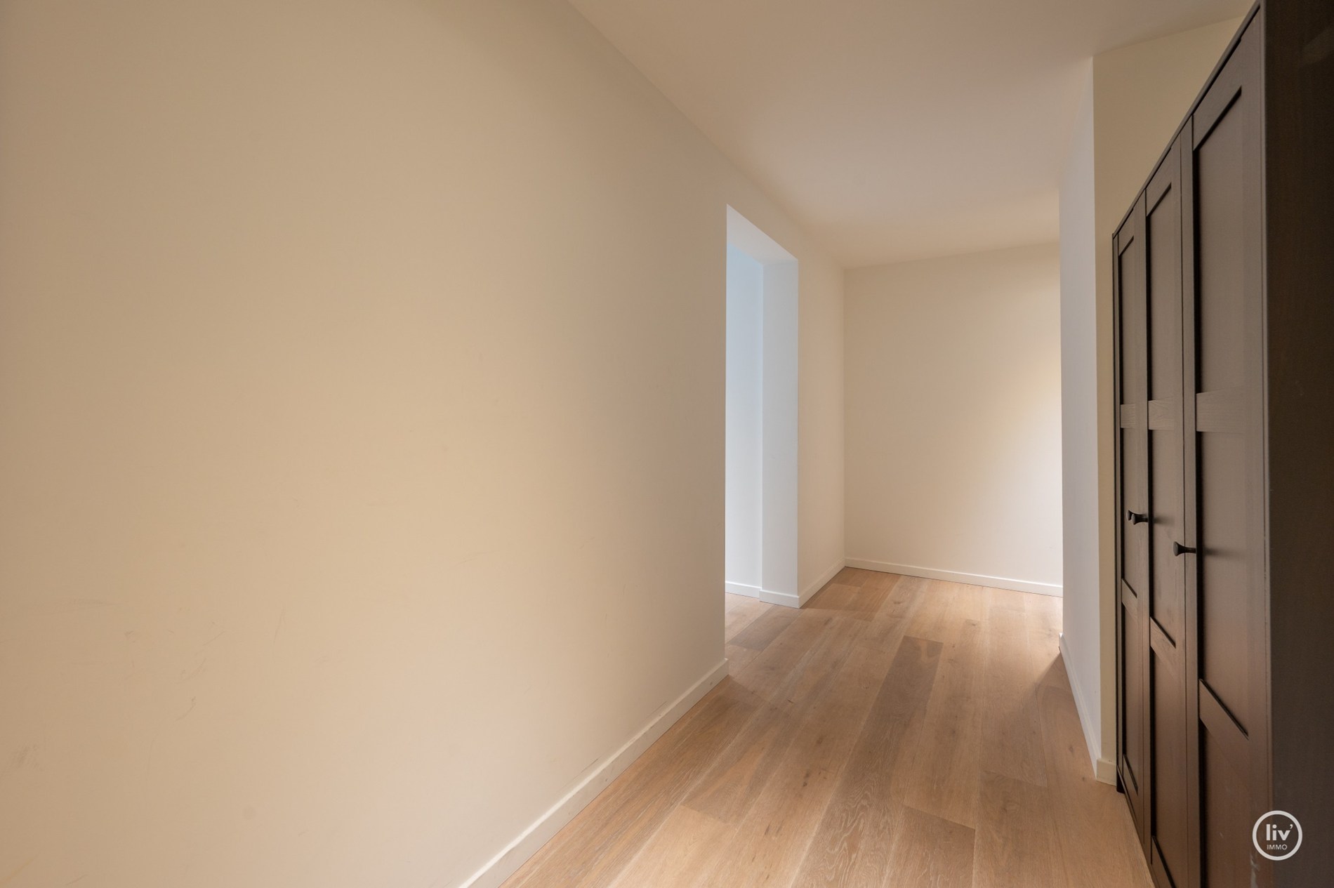 Magnifique appartement spacieux avec 3 chambres situé dans un immeuble récent à Duinenwater. 