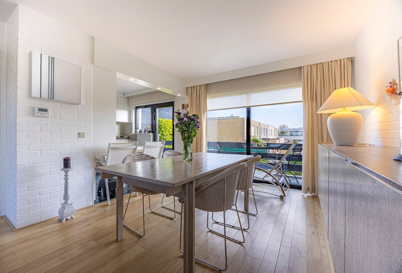 Knappe woning met weidse zichten, vlakbij het strand 