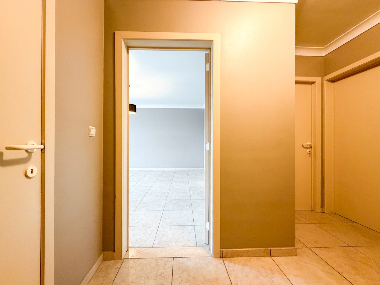 Energiezuinig 2-slp appartement (88 m²) met groot terras, Eernegem. 