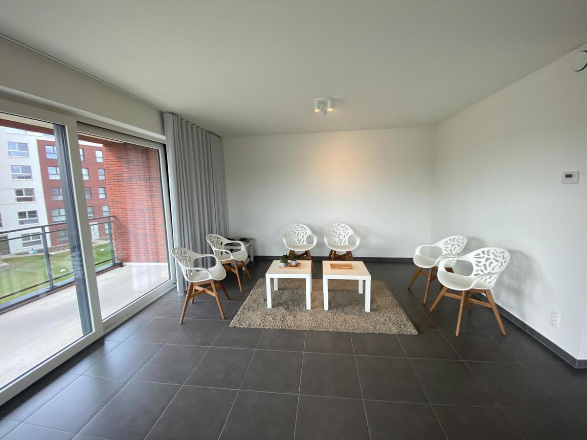Ruim appartement op de tweede verdieping met prachtig zicht op de Leie 