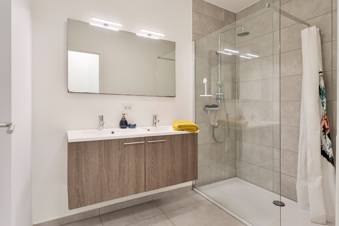 Instapklaar tweeslaapkamerappartement aan de Schelde 