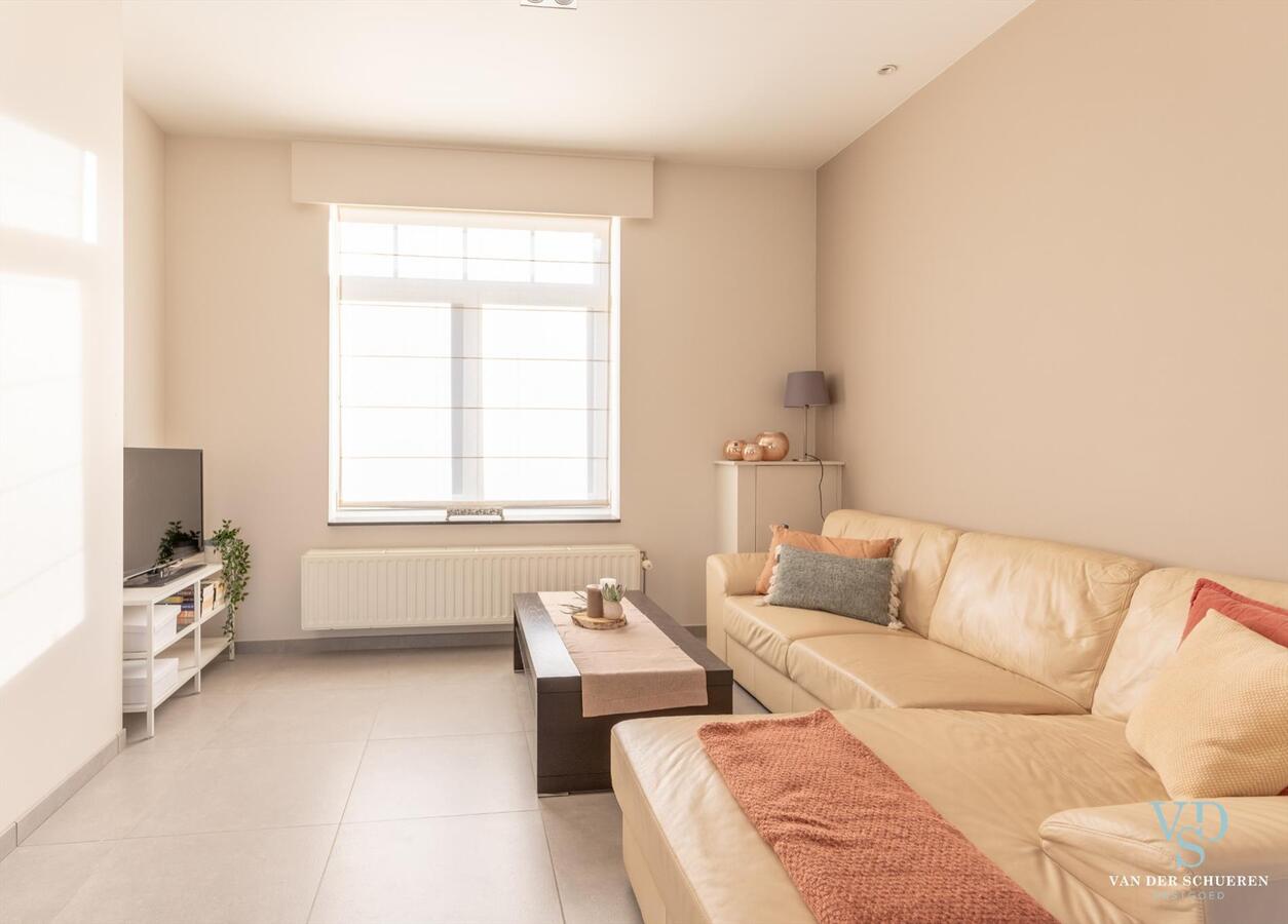 Degelijke, karaktervolle woning met tuintje. UNIEK AANBOD ! 