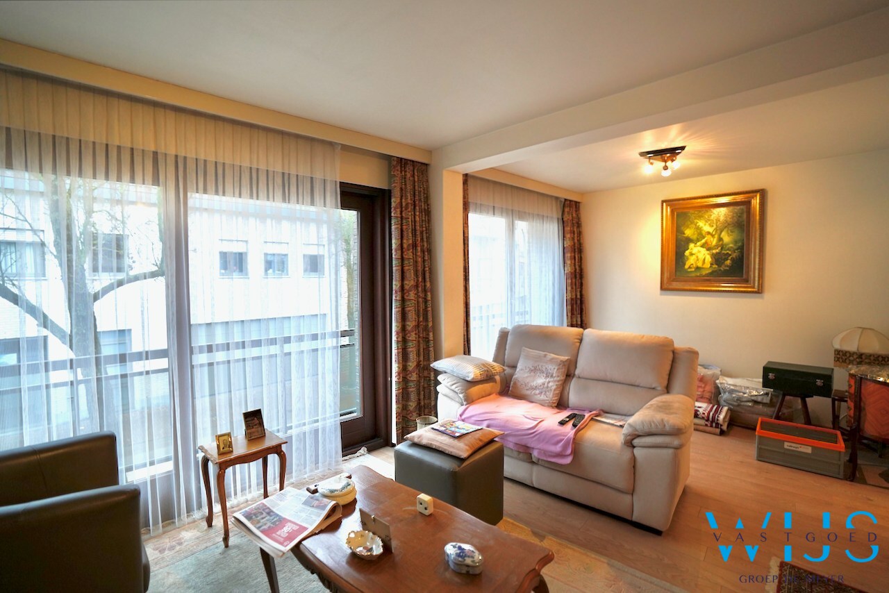 Praktisch appartement met 2 slaapkamers in hartje Evergem ! 