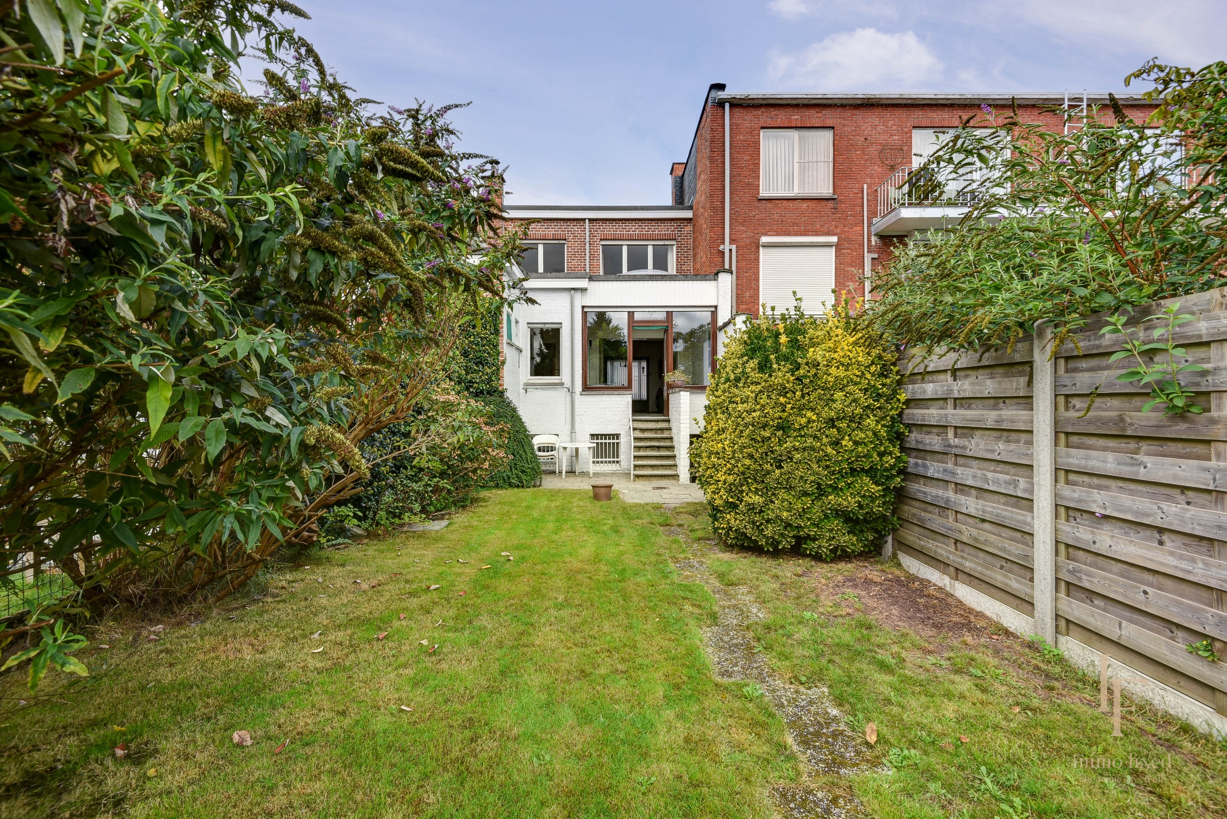 Te renoveren woning met tuin en garage in Wilrijk! 