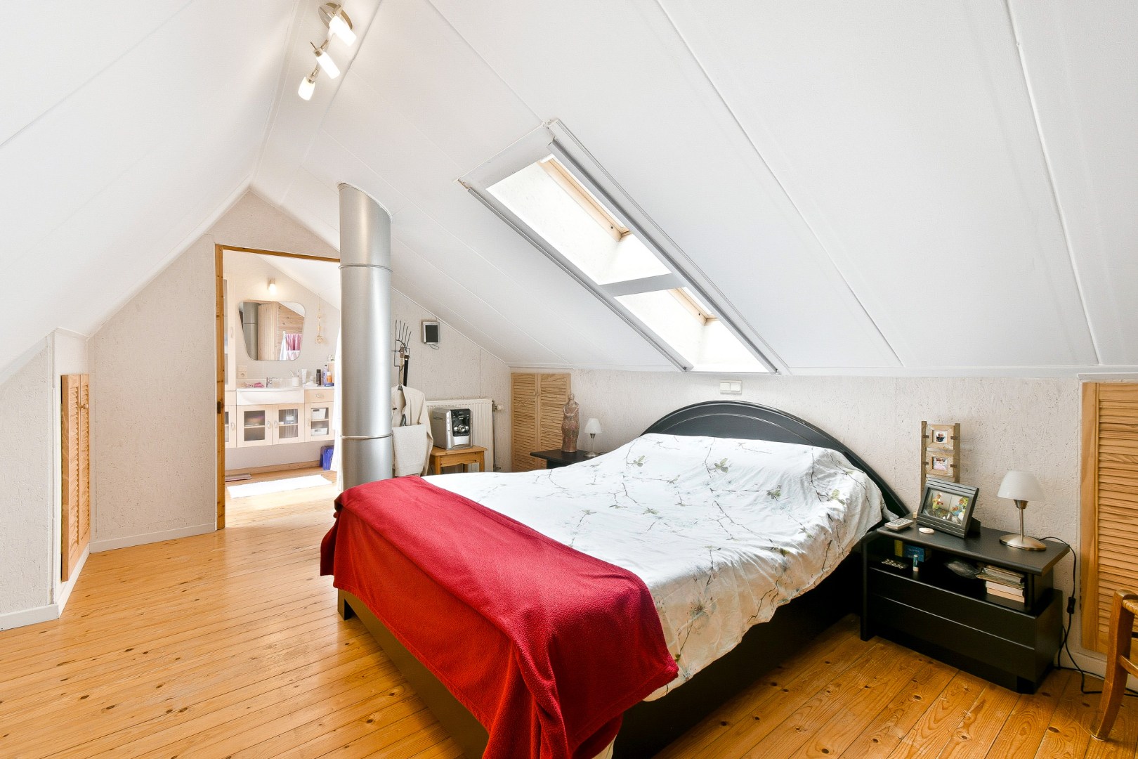 prachtige vrijstaande woning op toplocatie langs het kanaal te Leffinge met uniek panoramisch verzicht 