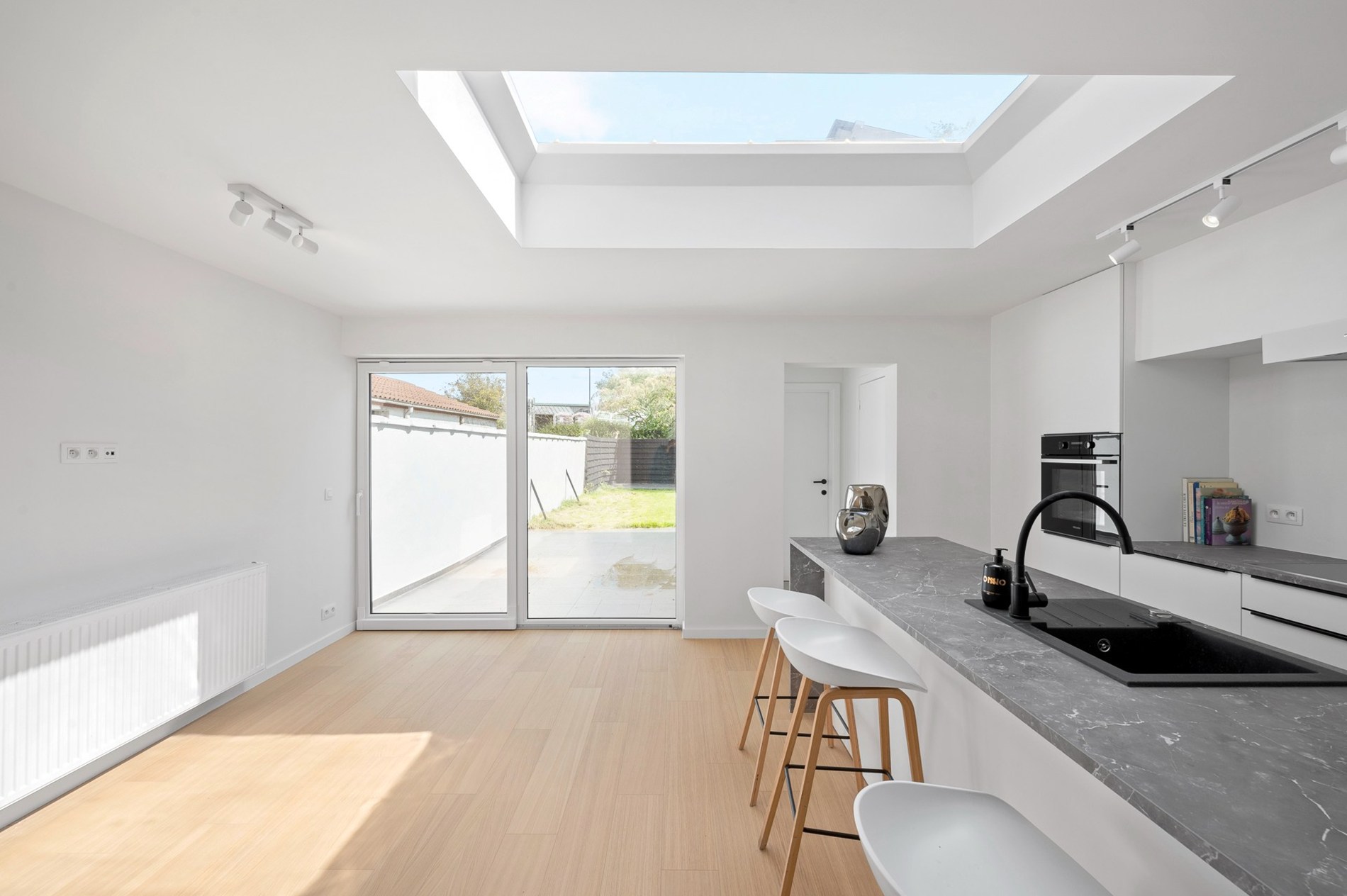 Prachtig gerenoveerde woning met 3 slaapkamers in Heist, dichtbij centrum en strand 