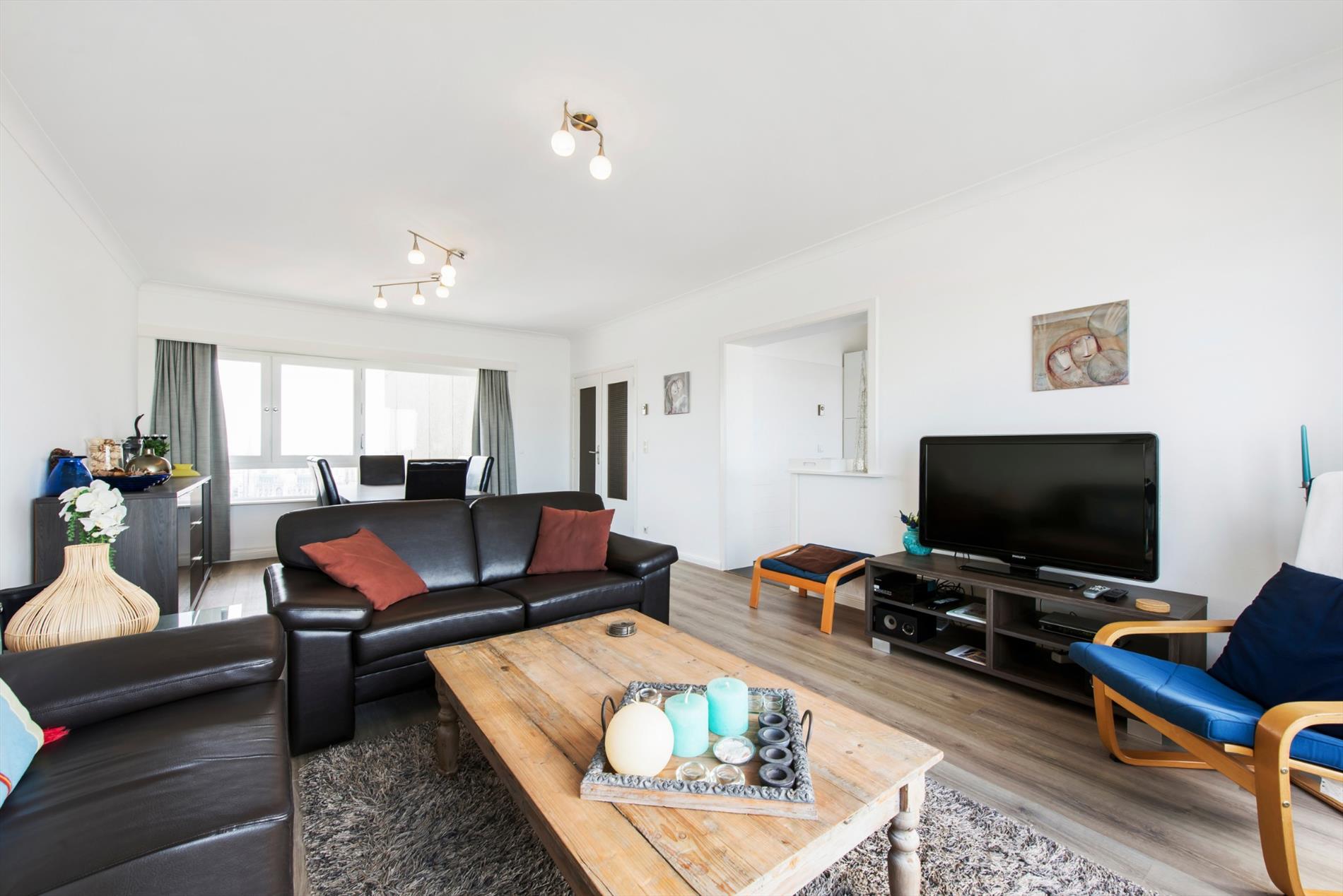 LUXUEUS VAKANTIE APPARTEMENT MET ZICHT OP ZEE EN STAD 