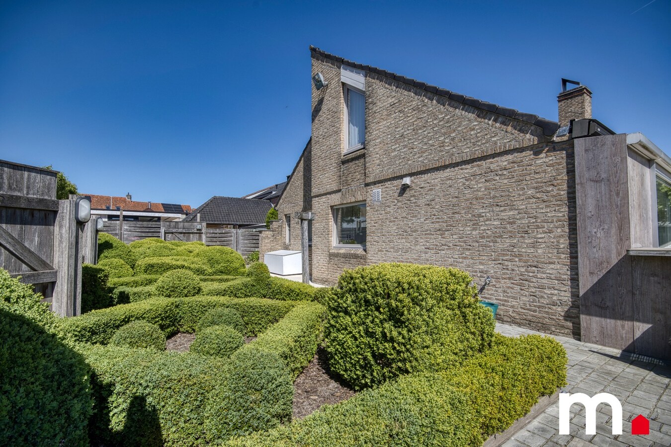 Unieke instapklare Villa te Emelgem op 621m² op TOPligging ! 