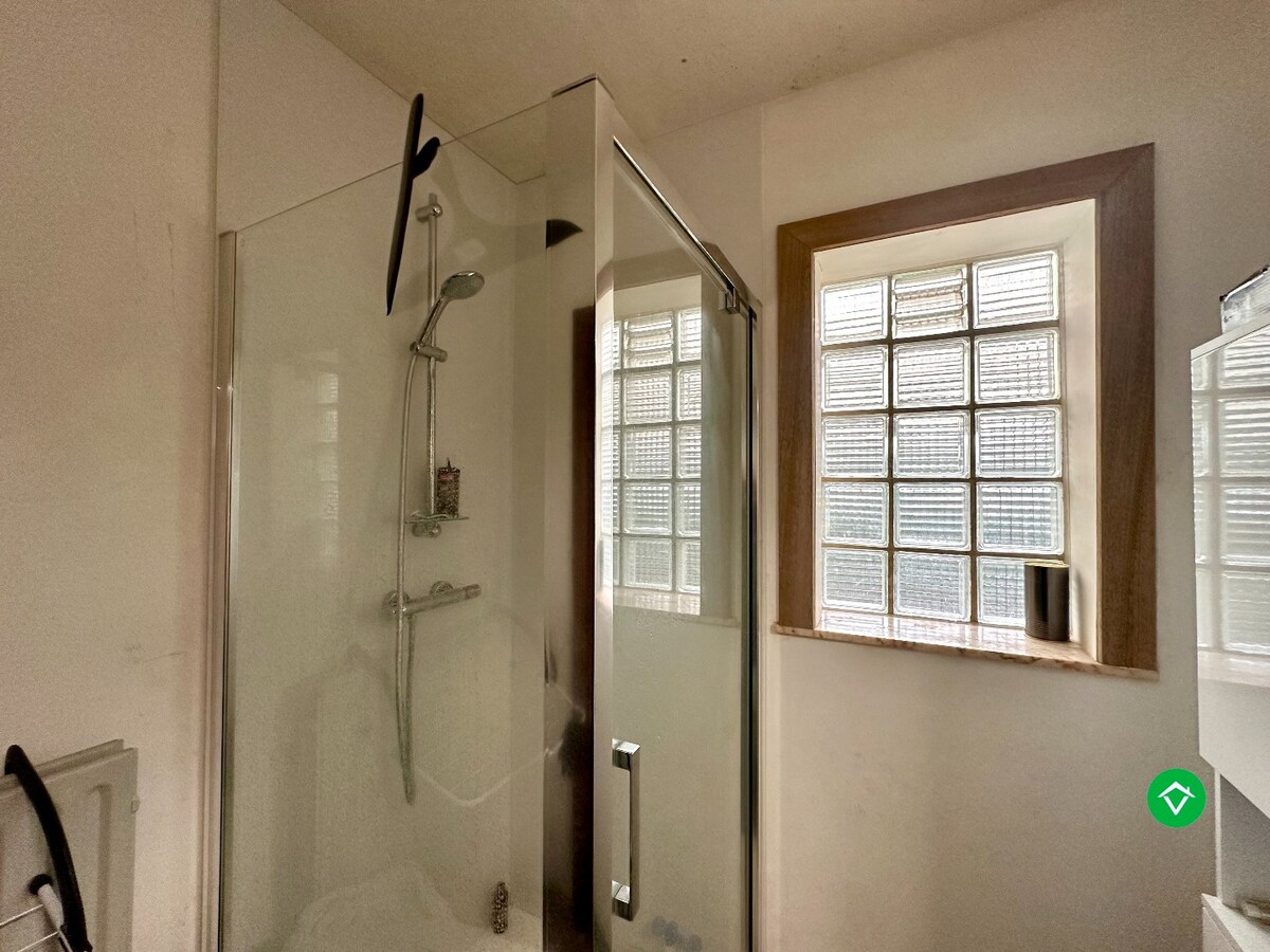 Alleenstaande woning met 2 slaapkamers en inpandige garage 