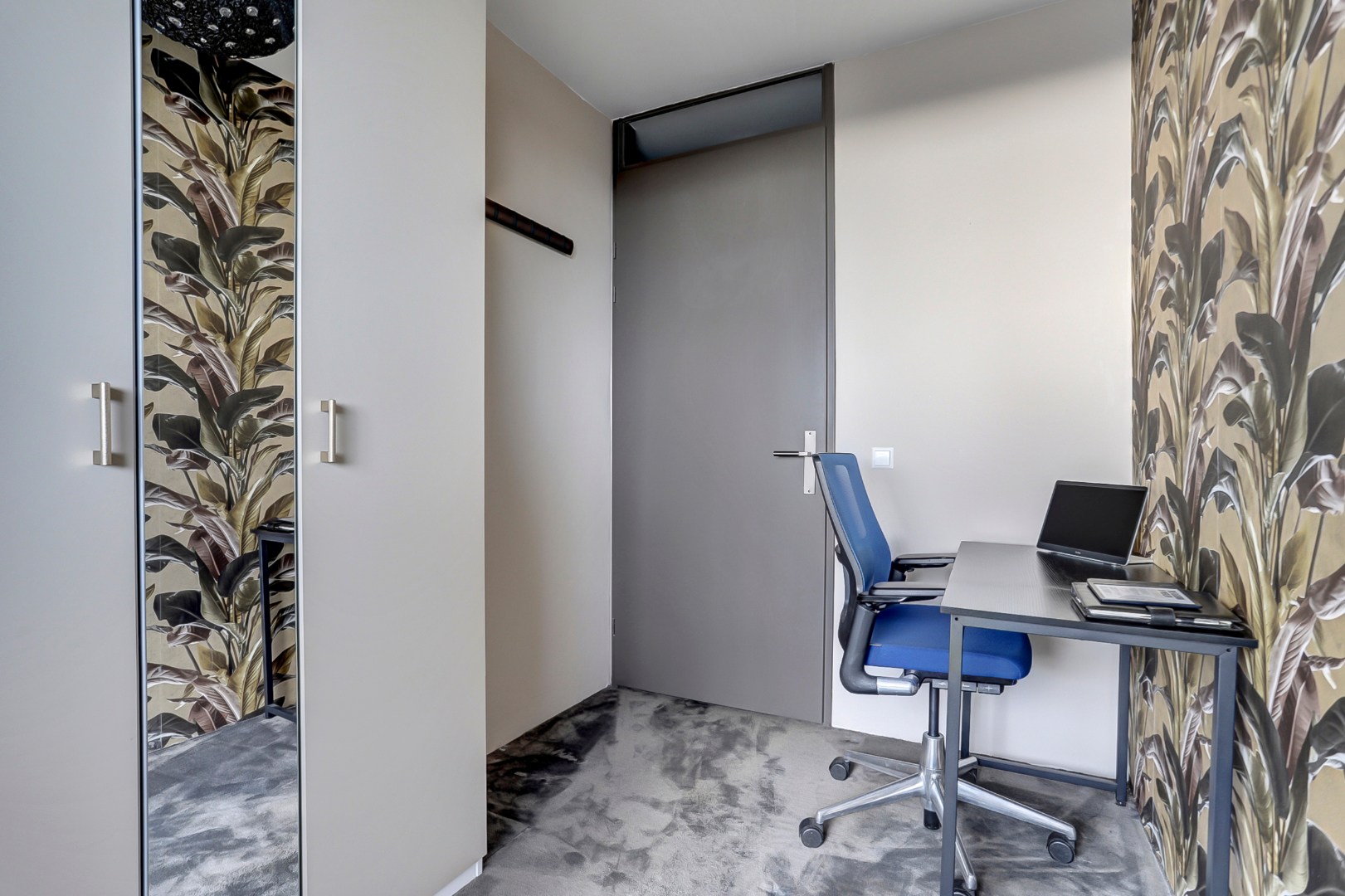 Ultiem luxe wonen in de iconische The CoolTower met spectaculair uitzicht, royaal terras (34 m²) en moderne afwerking in het bruisende hart van Rotterdam! 