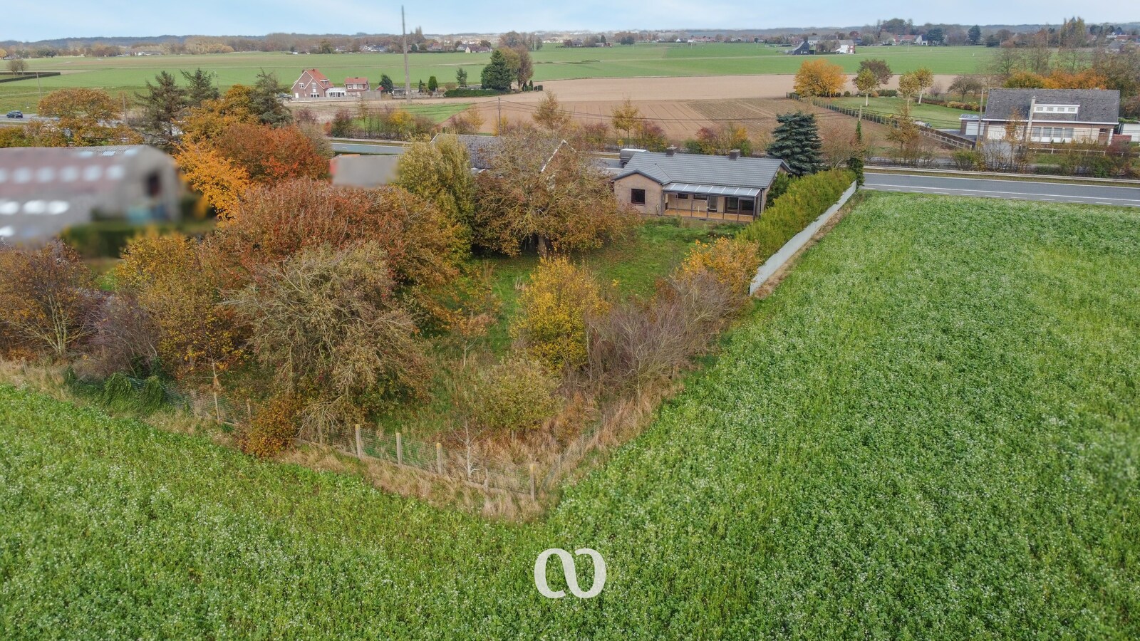 Te renoveren gezinswoning met grote tuin en agrarisch uitzicht 