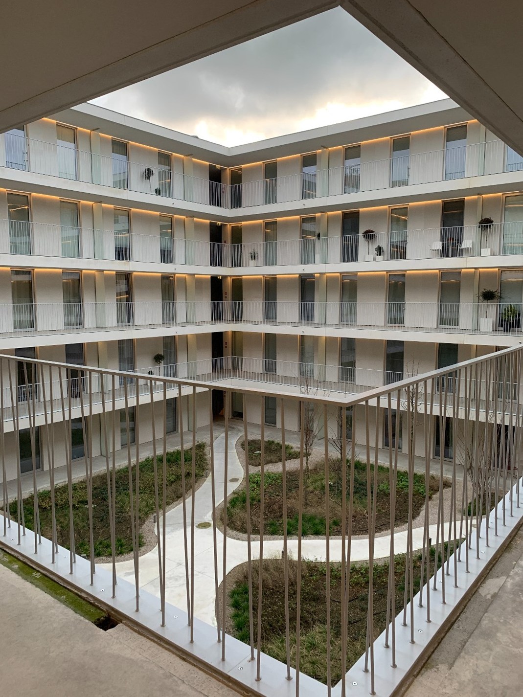 Appartement met 2 slaapkamers en terras. 
