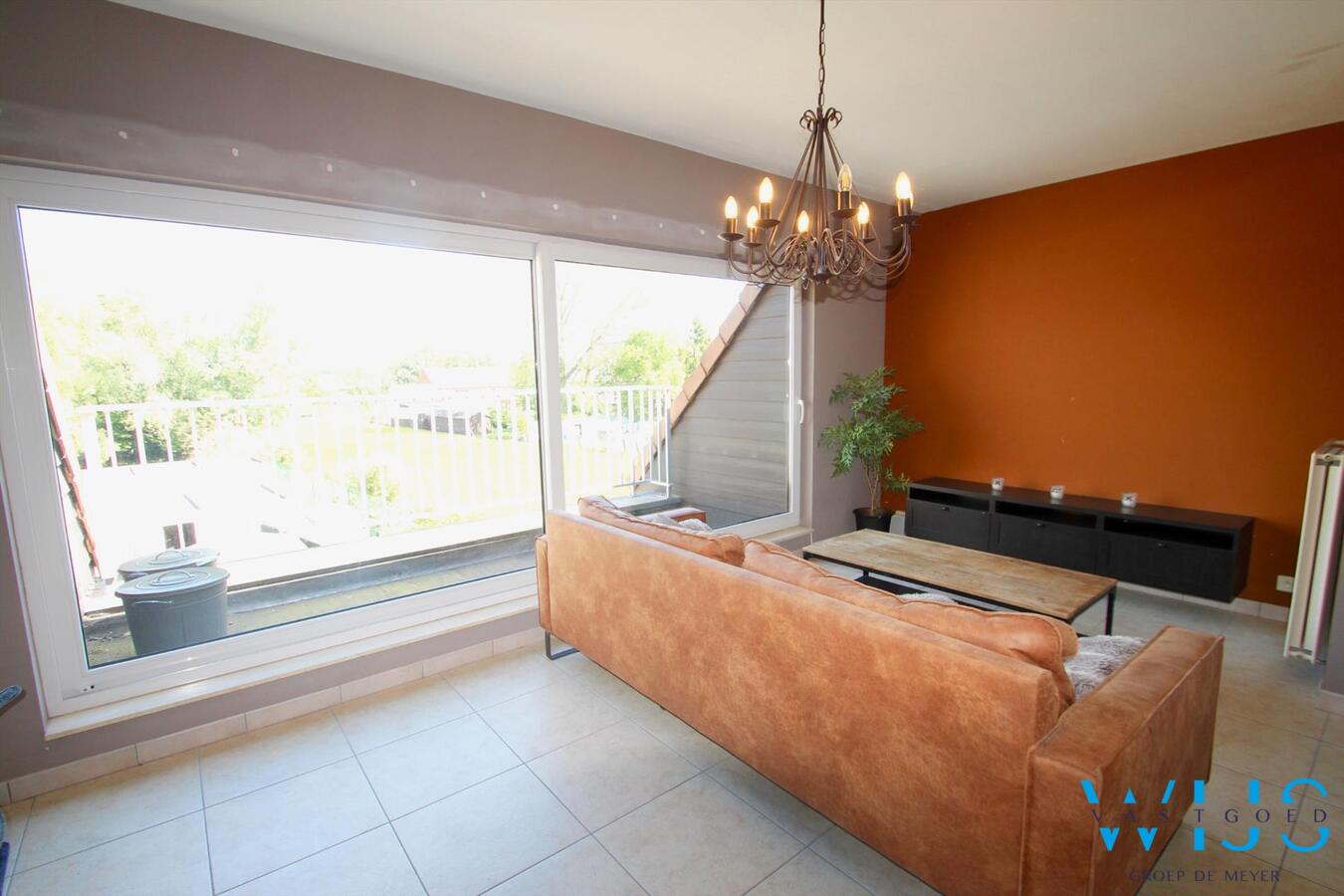 Gezellige 2 slaapkamerduplex mét garage 