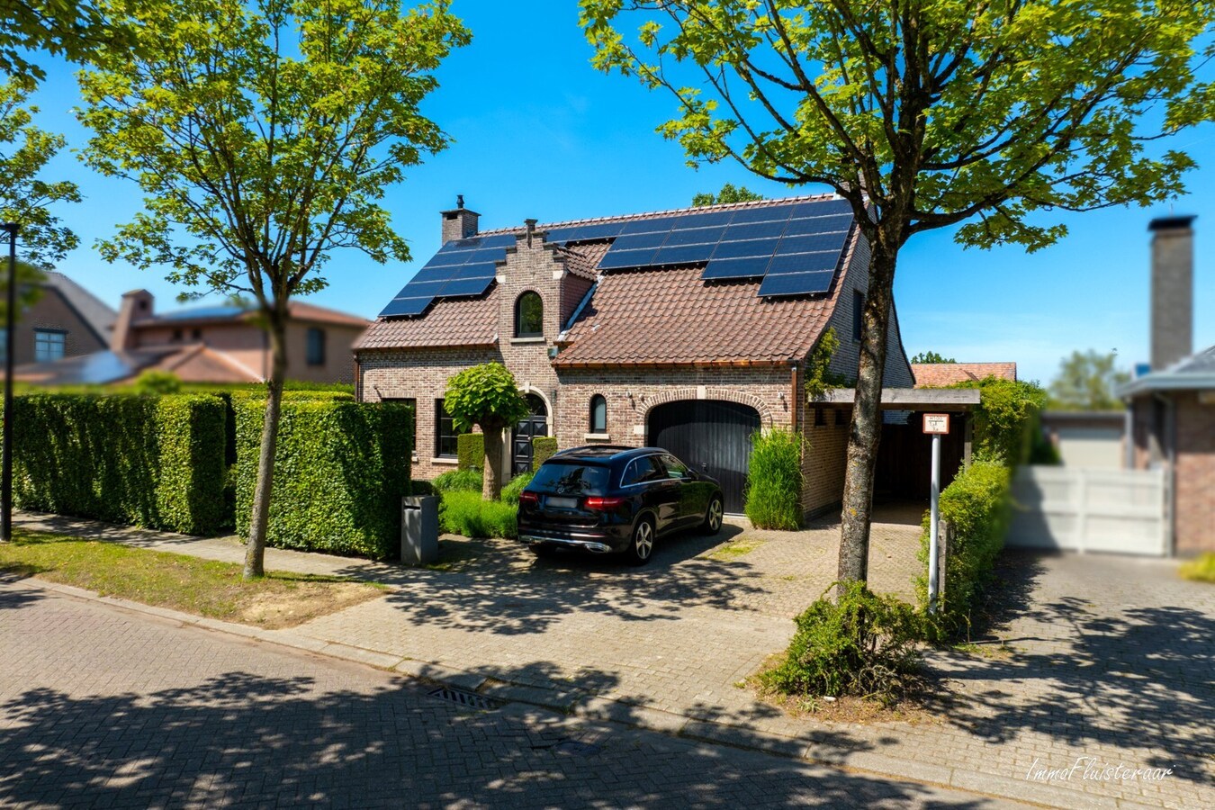 Prachtige villa met zwembad en luxueus poolhouse met optioneel bij te kopen weiland van ca. 21.856 m2 te Hove 