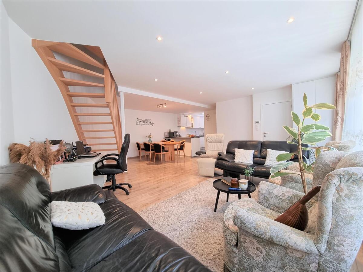 Volledig gerenoveerde, centraal gelegen woning - Heist 