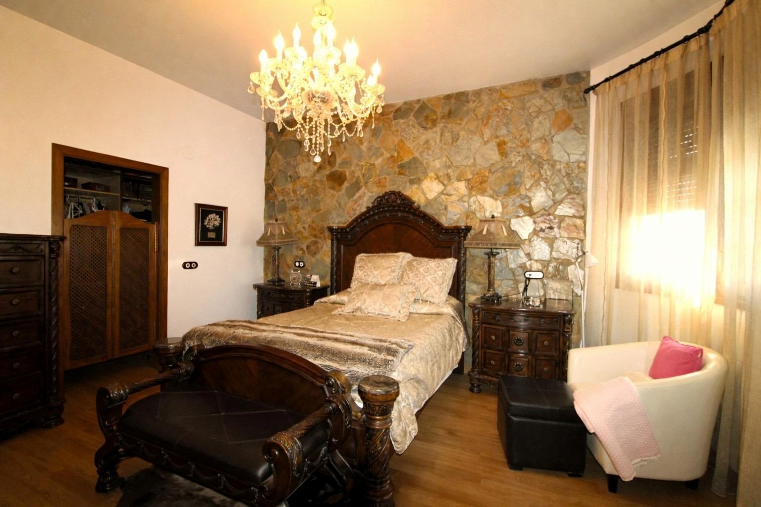 Villa te koop in Badajoz