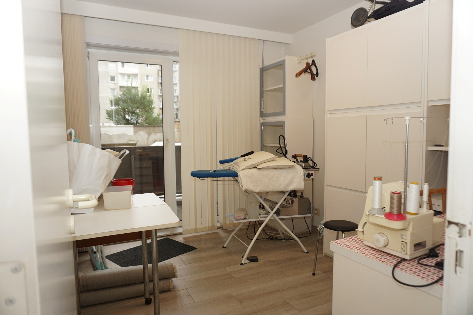 RUIM APPARTEMENT MET ZONNIGE TERRASSEN OP TOPLIGGING 