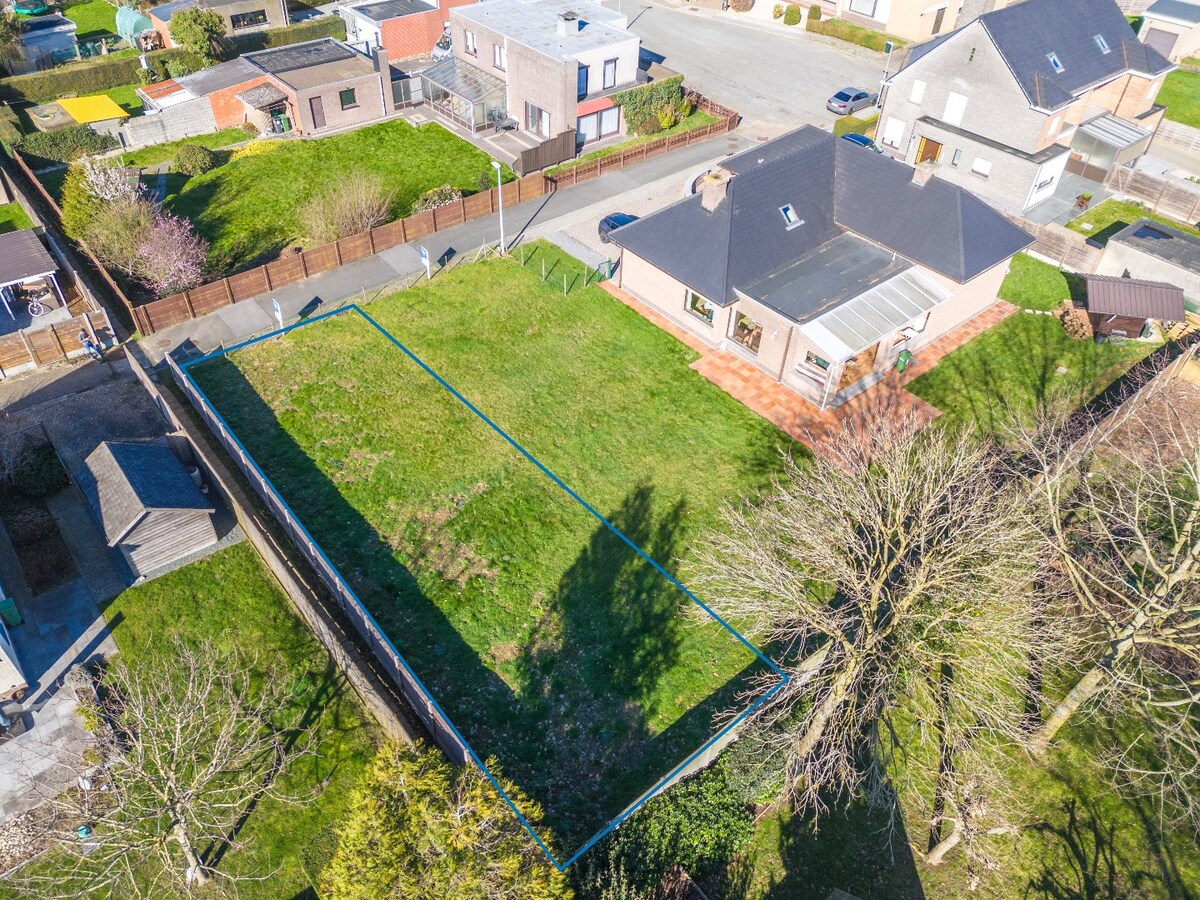 Rustig gelegen bouwgrond voor HOB met ZW oriëntatie te Hillegem 