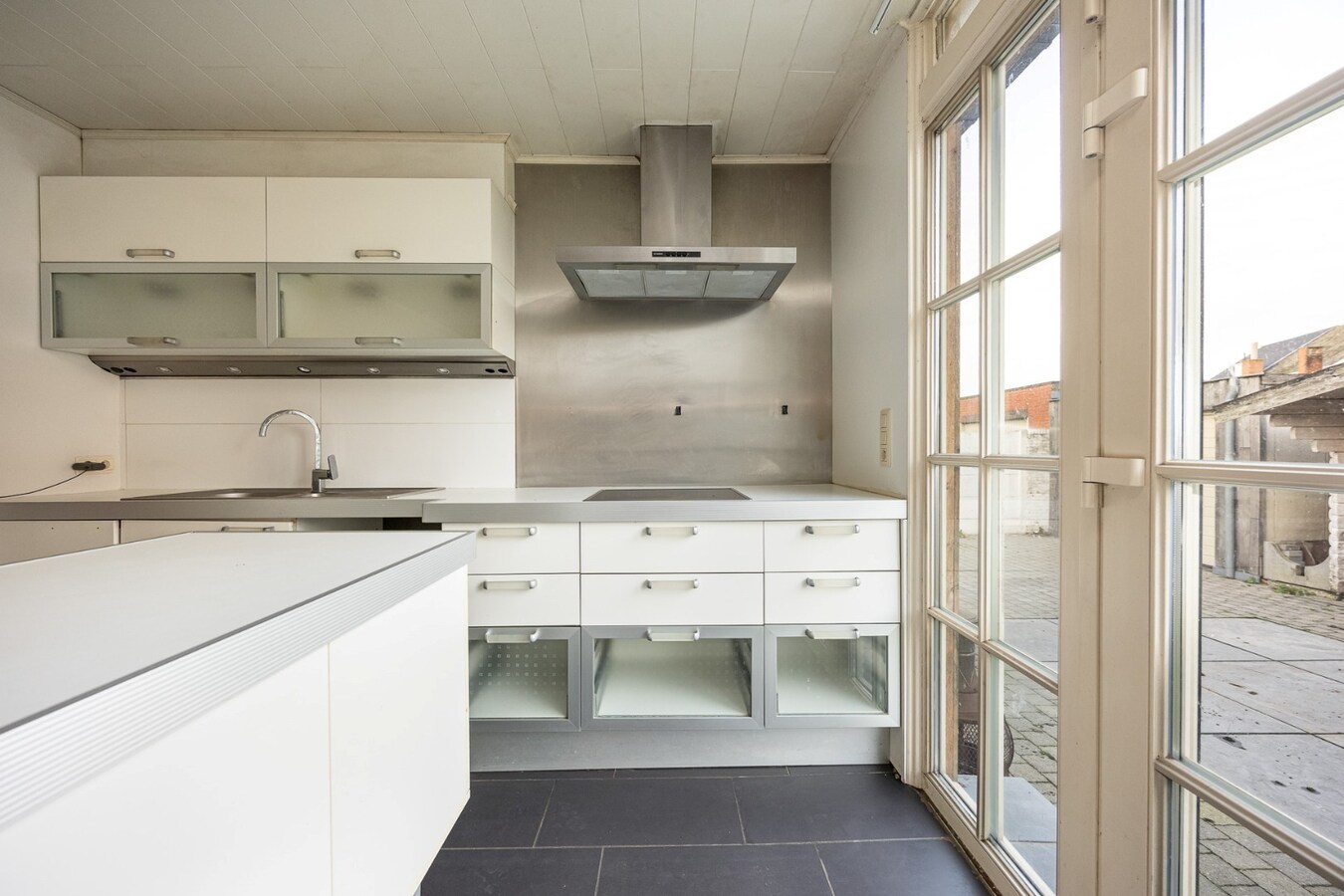 Op te frissen open bebouwing in het centrum van Sint-Antonius 