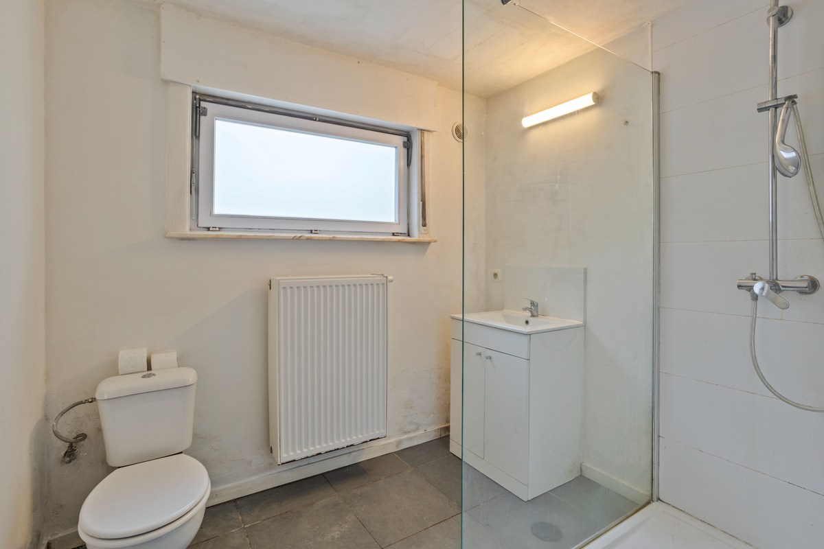 Open bebouwing met 3 slaapkamers, tuin en 2 garages op een perceel van 1108 m² in Haasrode! – EPC 363 kWh/m² - bewoonbare opp. 196 m² 