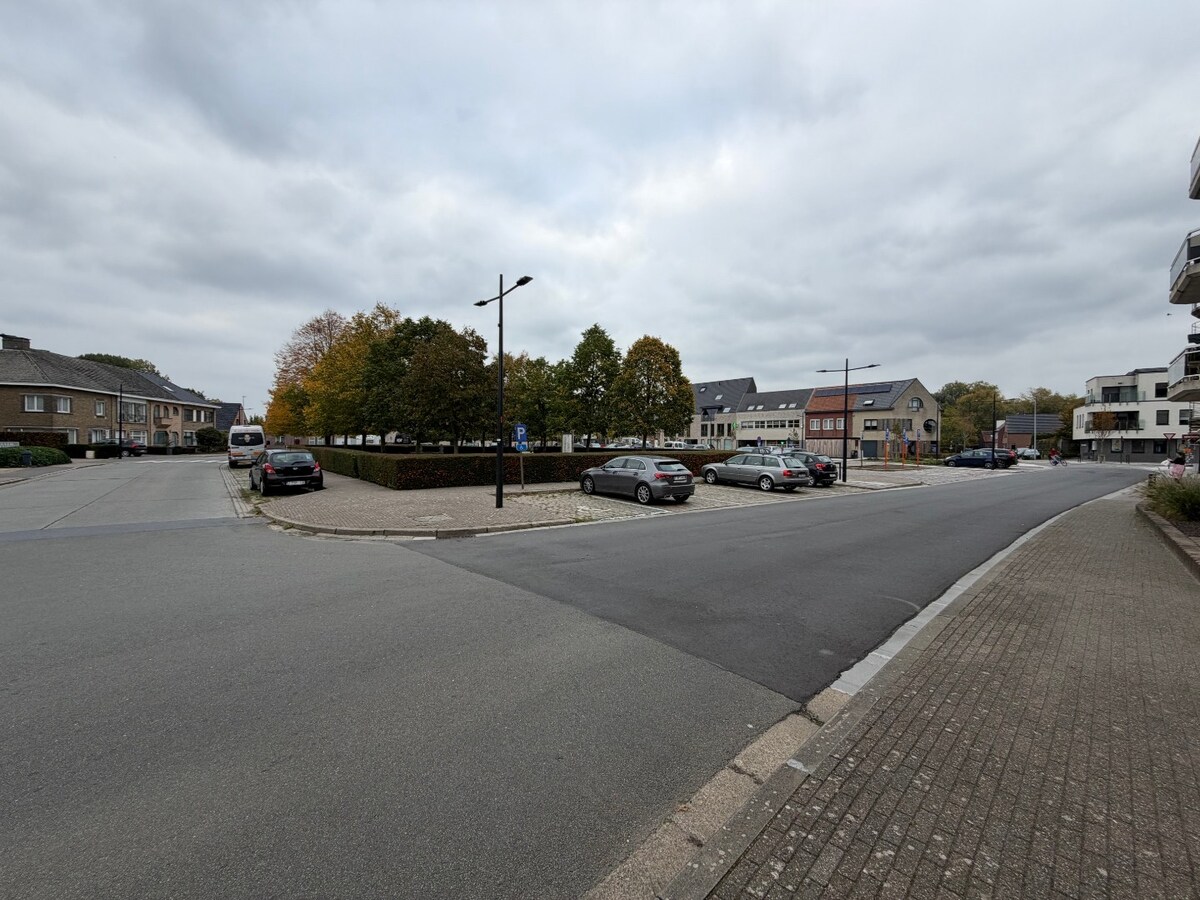 Gelijkvloers app. nabij het Carlos Dierickxplein te Asper. 