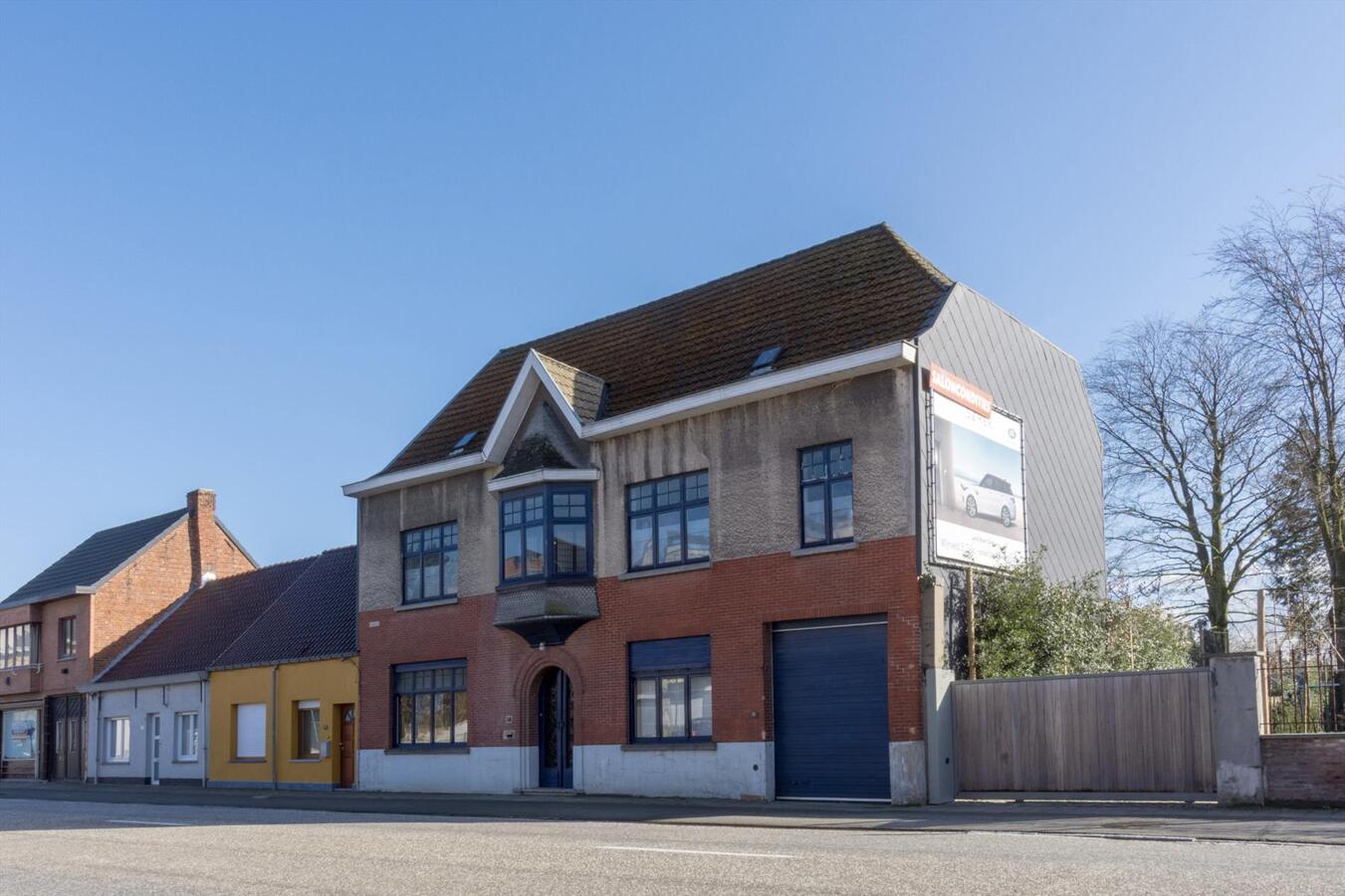 Authentiek herenhuis in het centrum van Zeveneken-dorp I Lochristi 