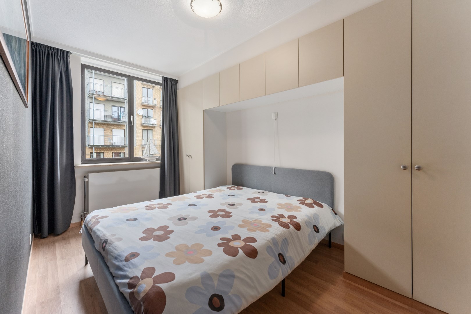 volledig vernieuwd appartement met 2 slaapkamers 